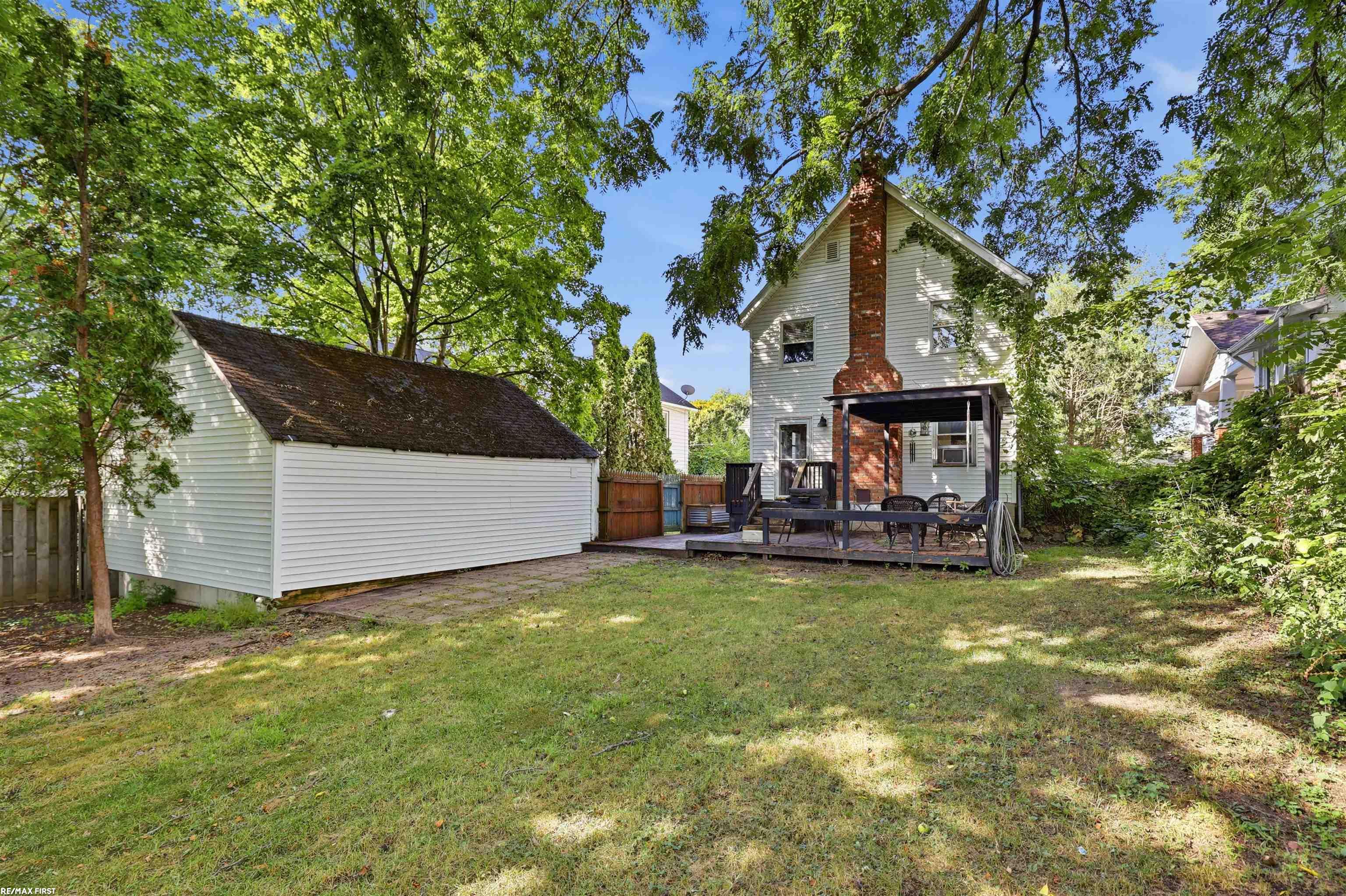 main property photo 33