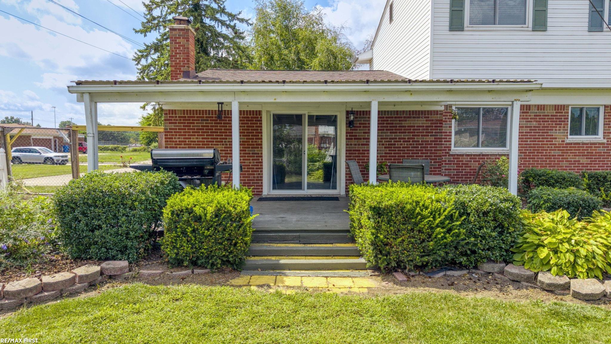 main property photo 37