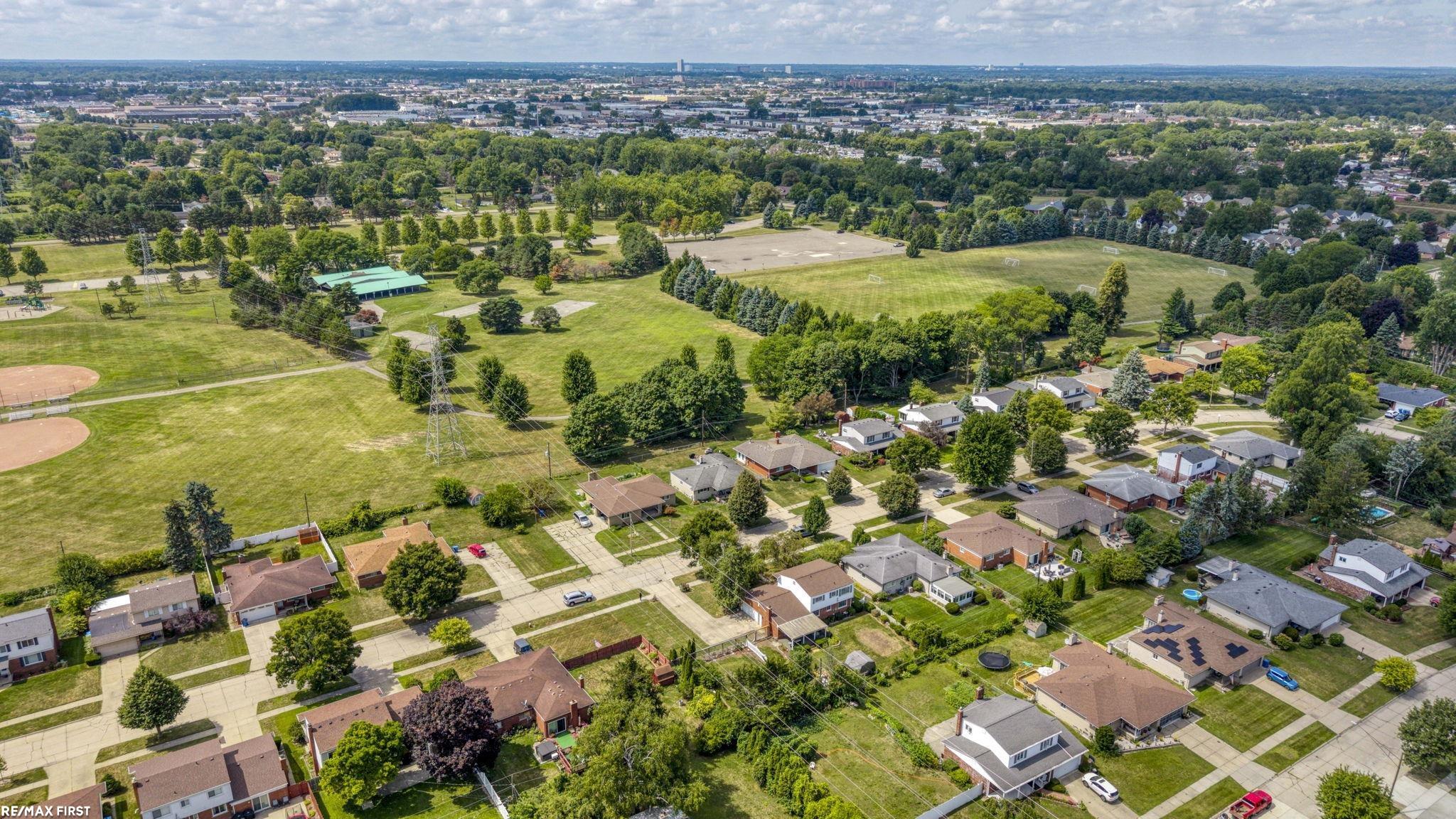 main property photo 46