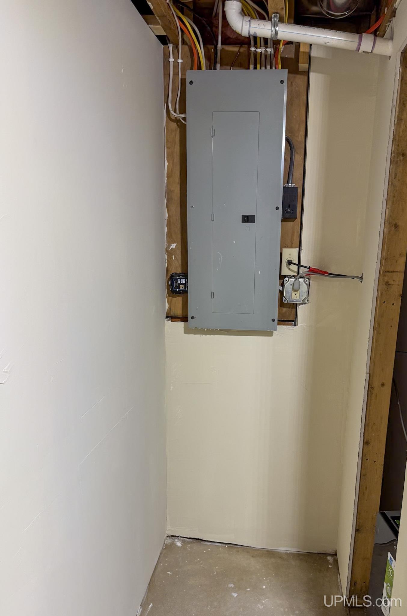 main property photo 21