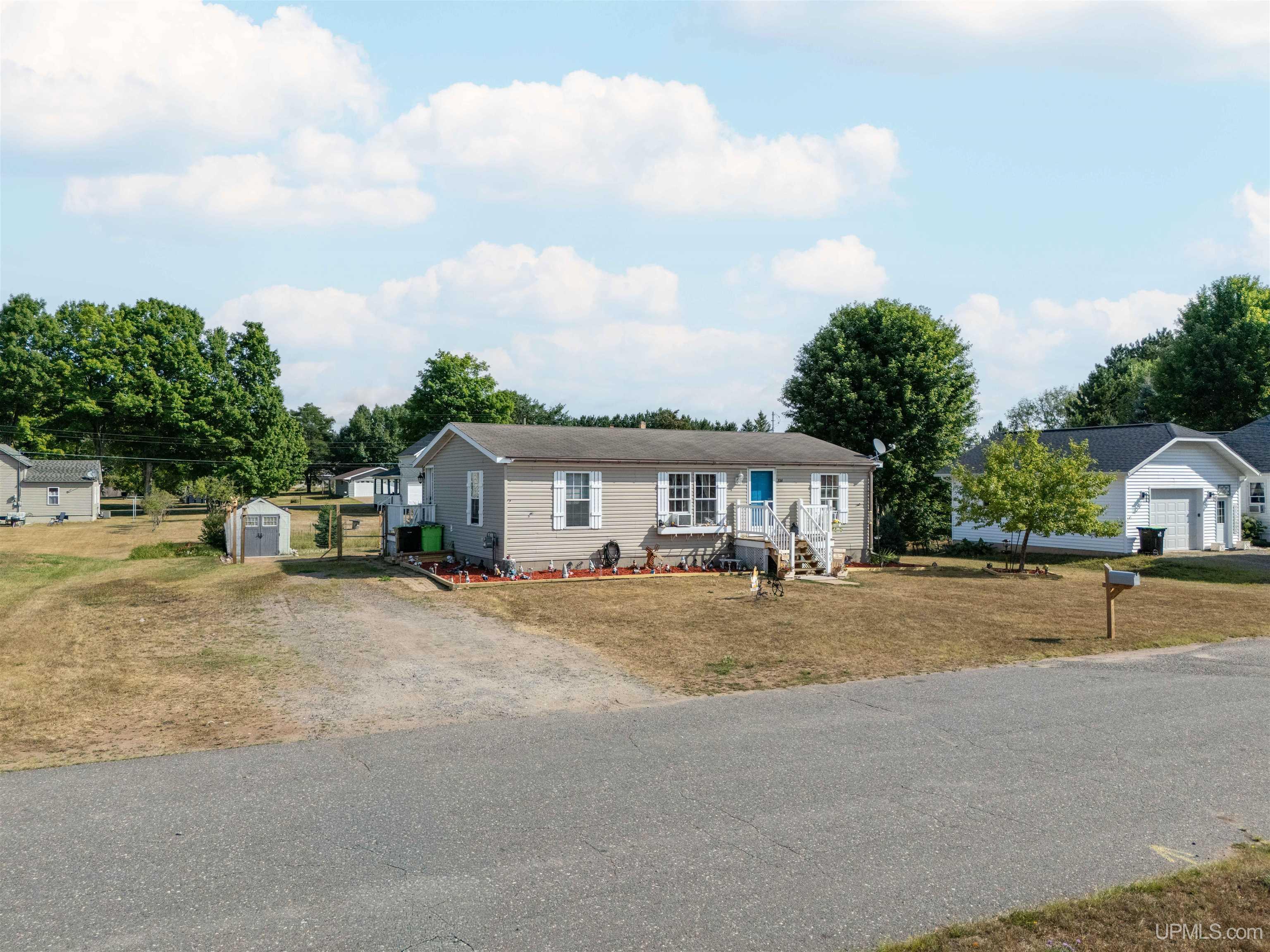 main property photo 18