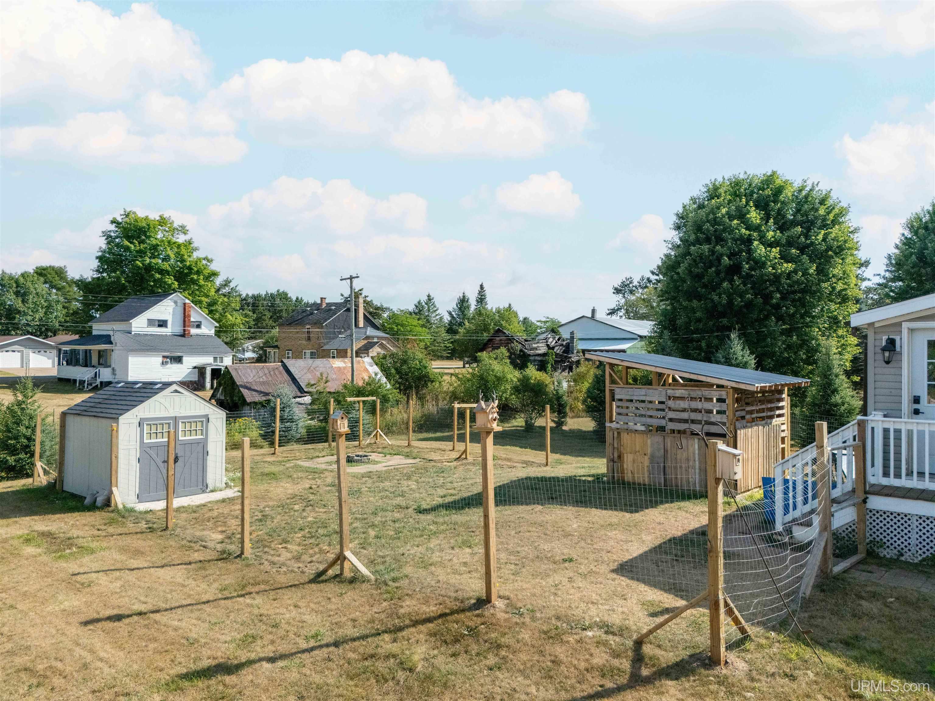 main property photo 25