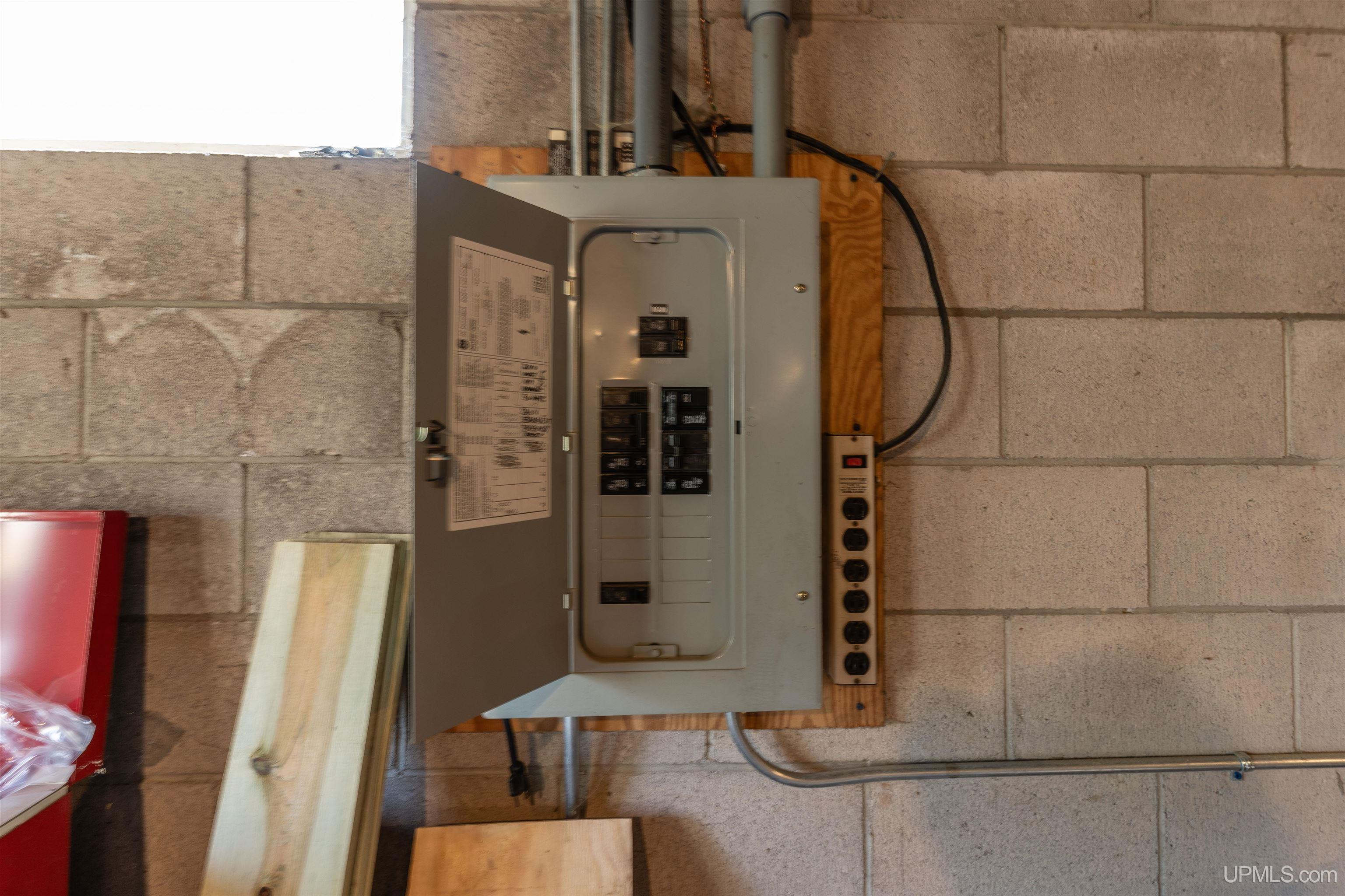 main property photo 30