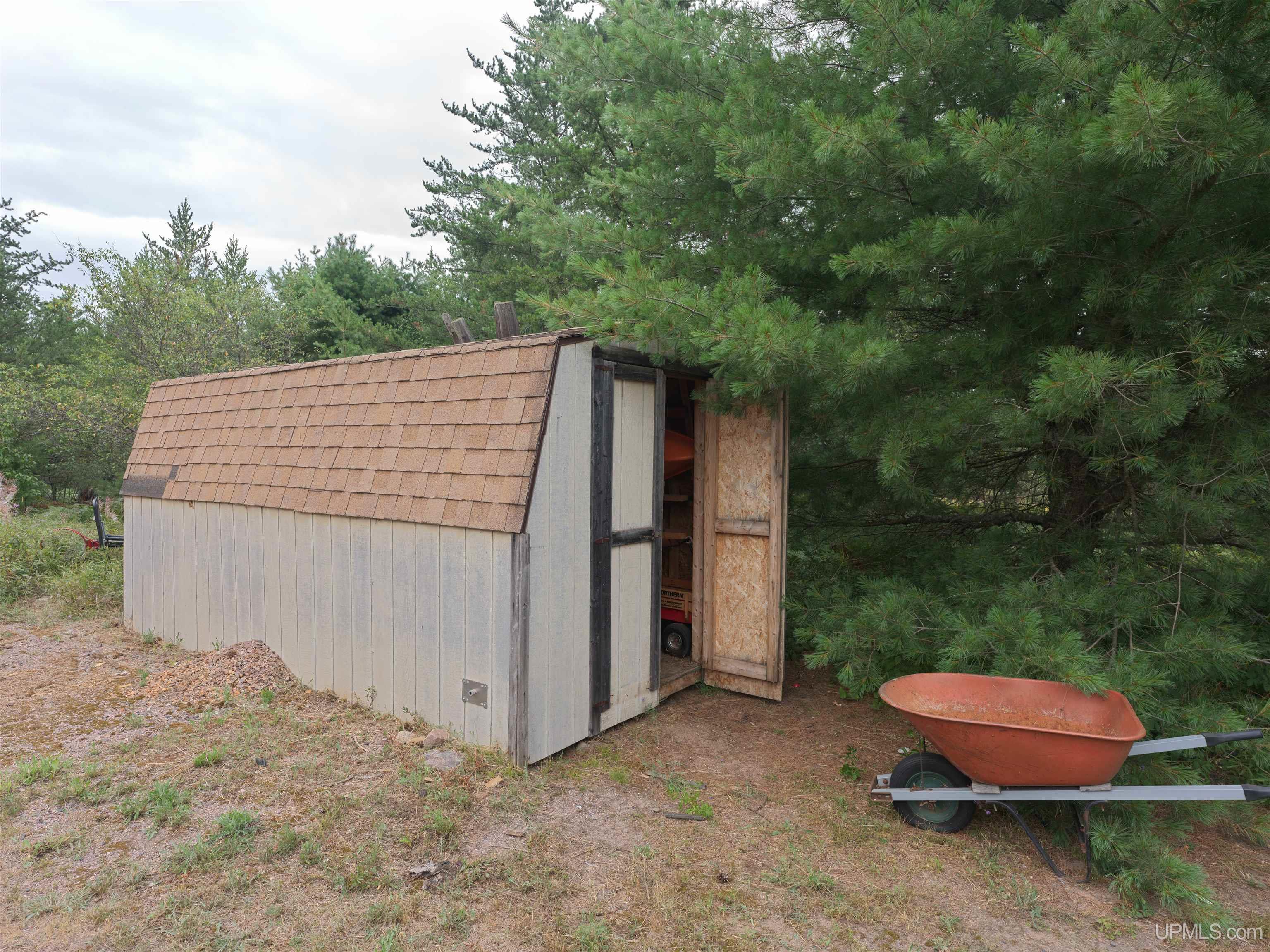 main property photo 26