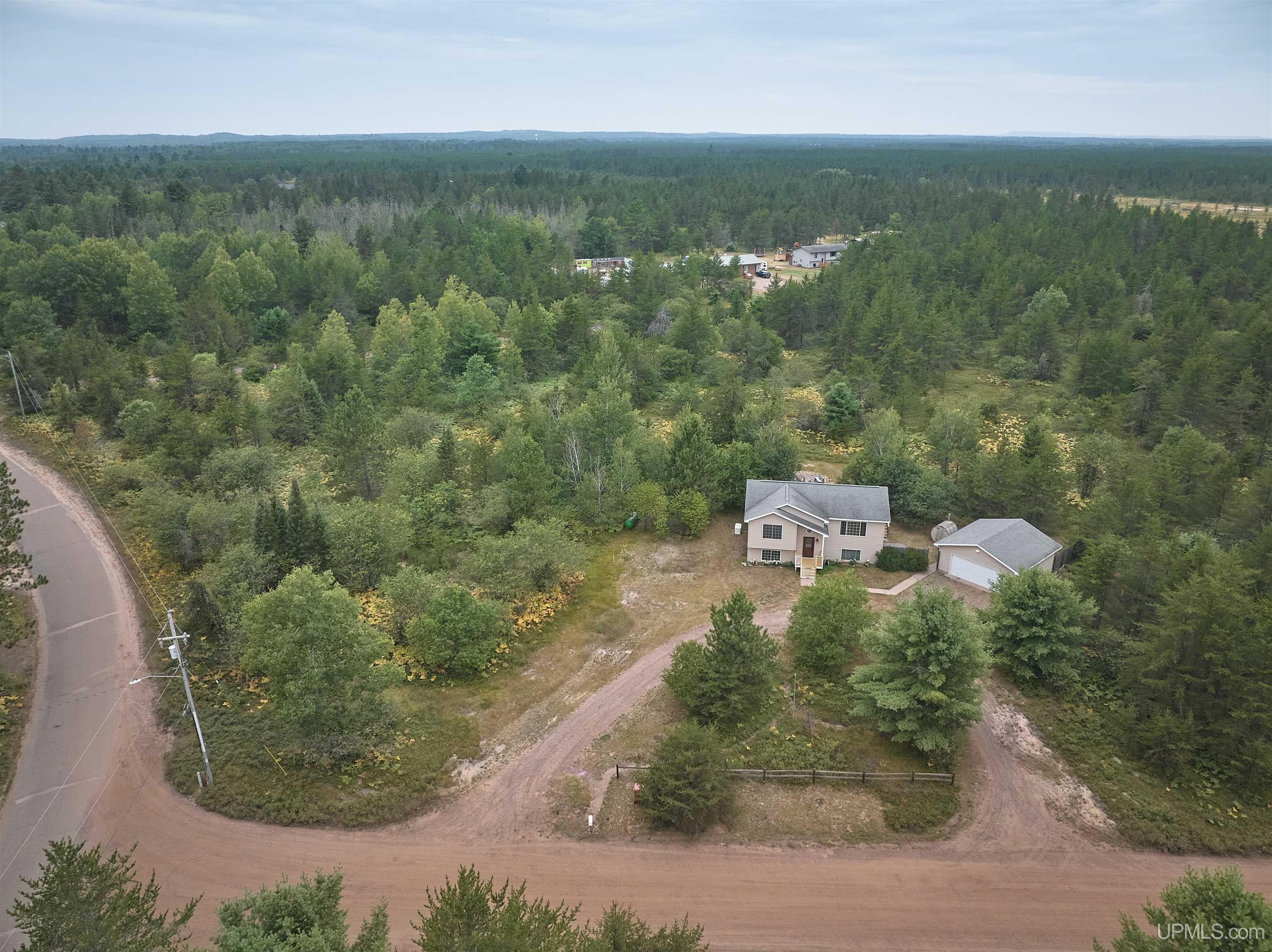 main property photo 37