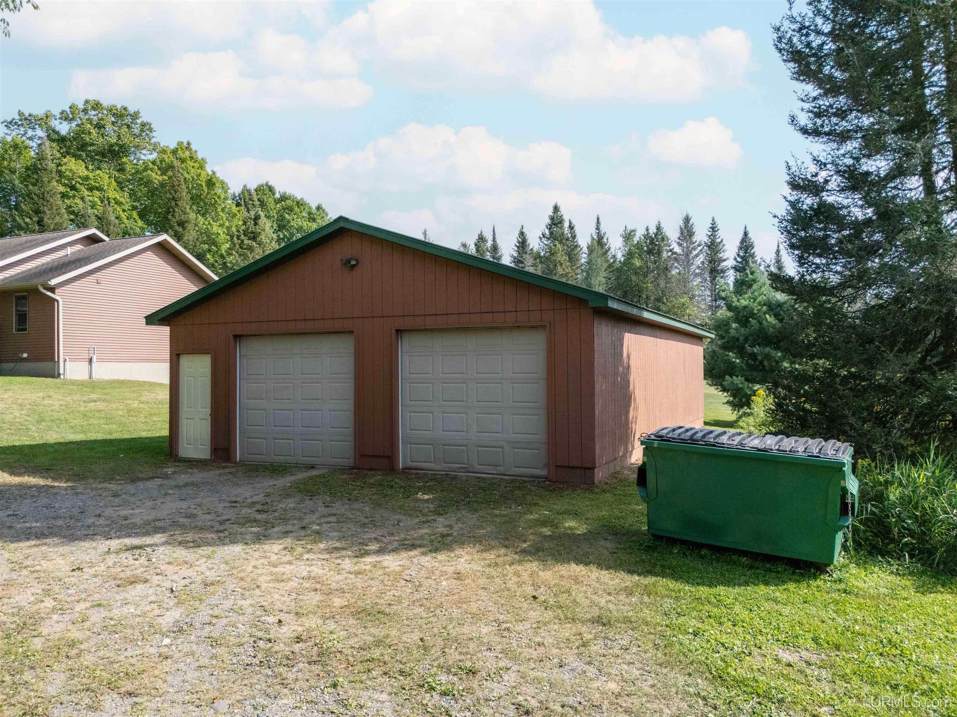 main property photo 41