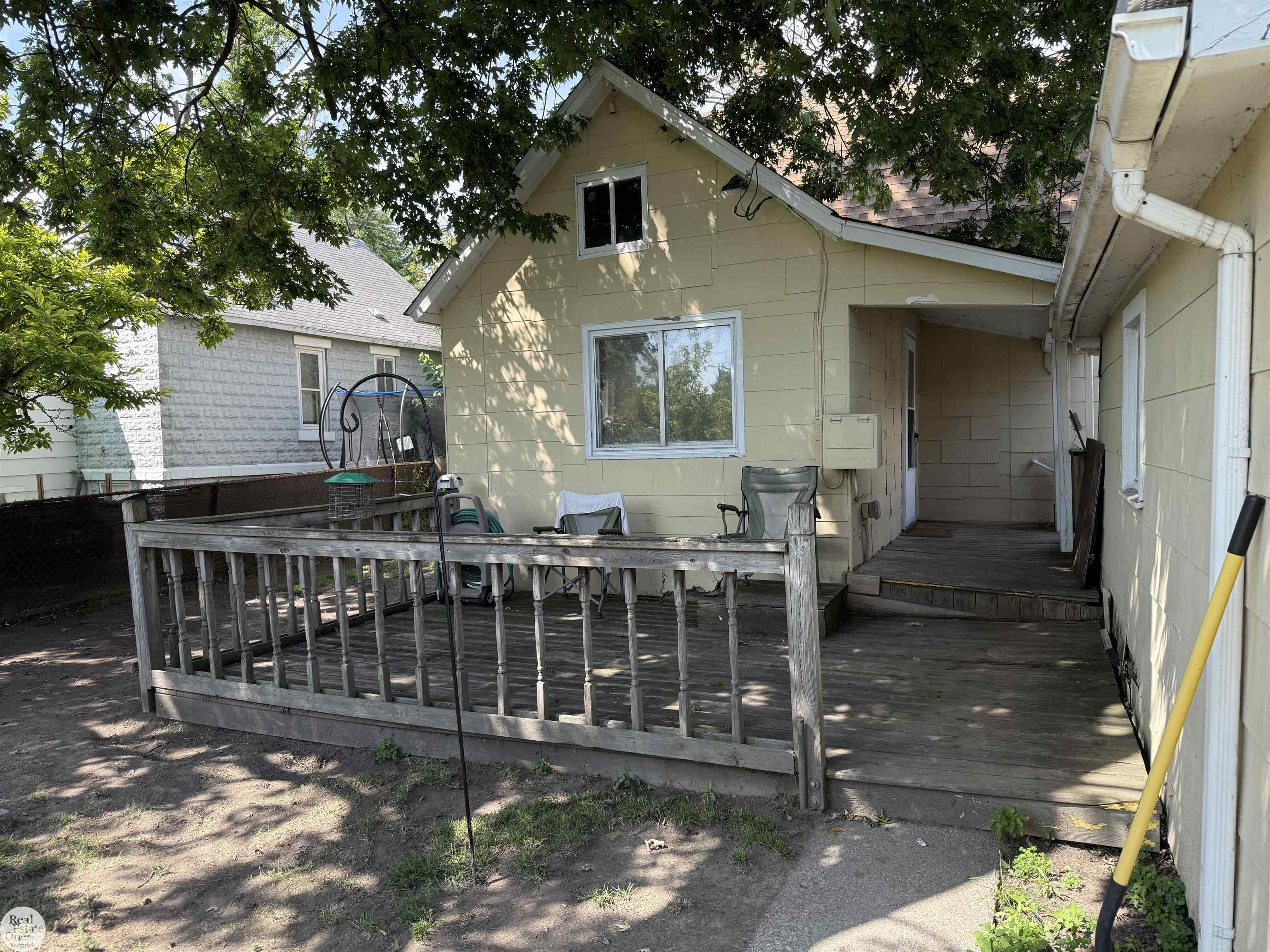 main property photo 18