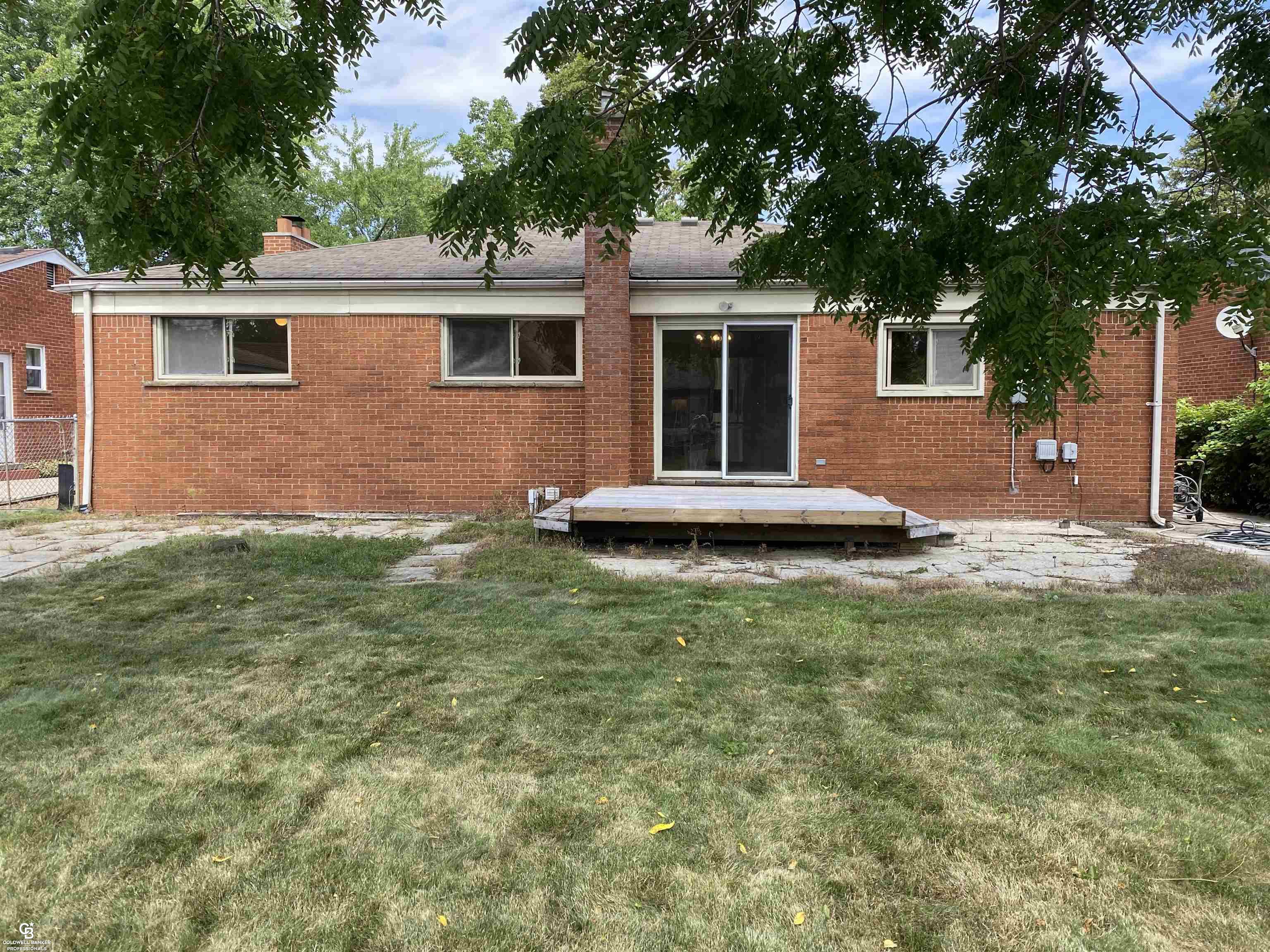 main property photo 34