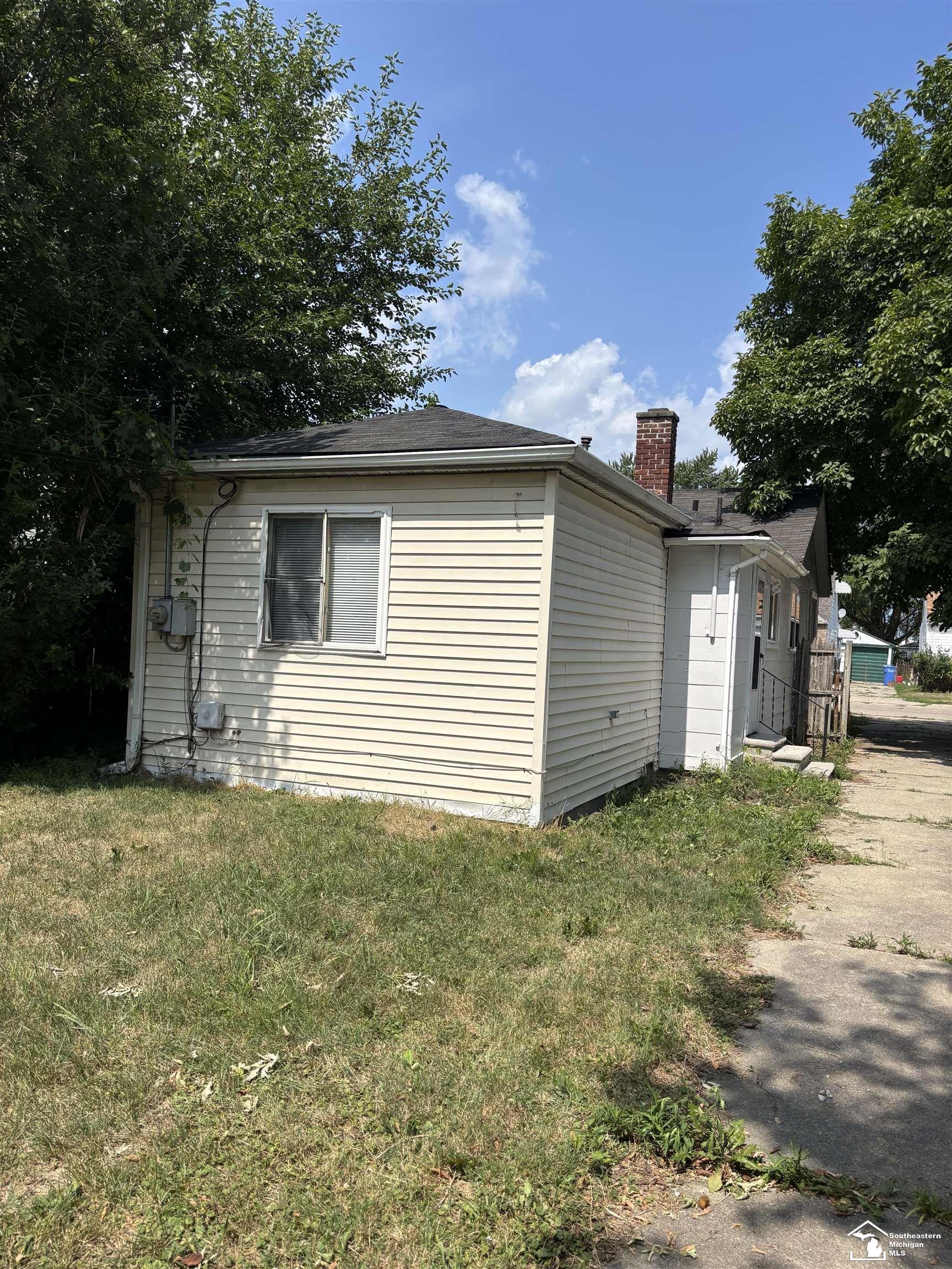 main property photo 6