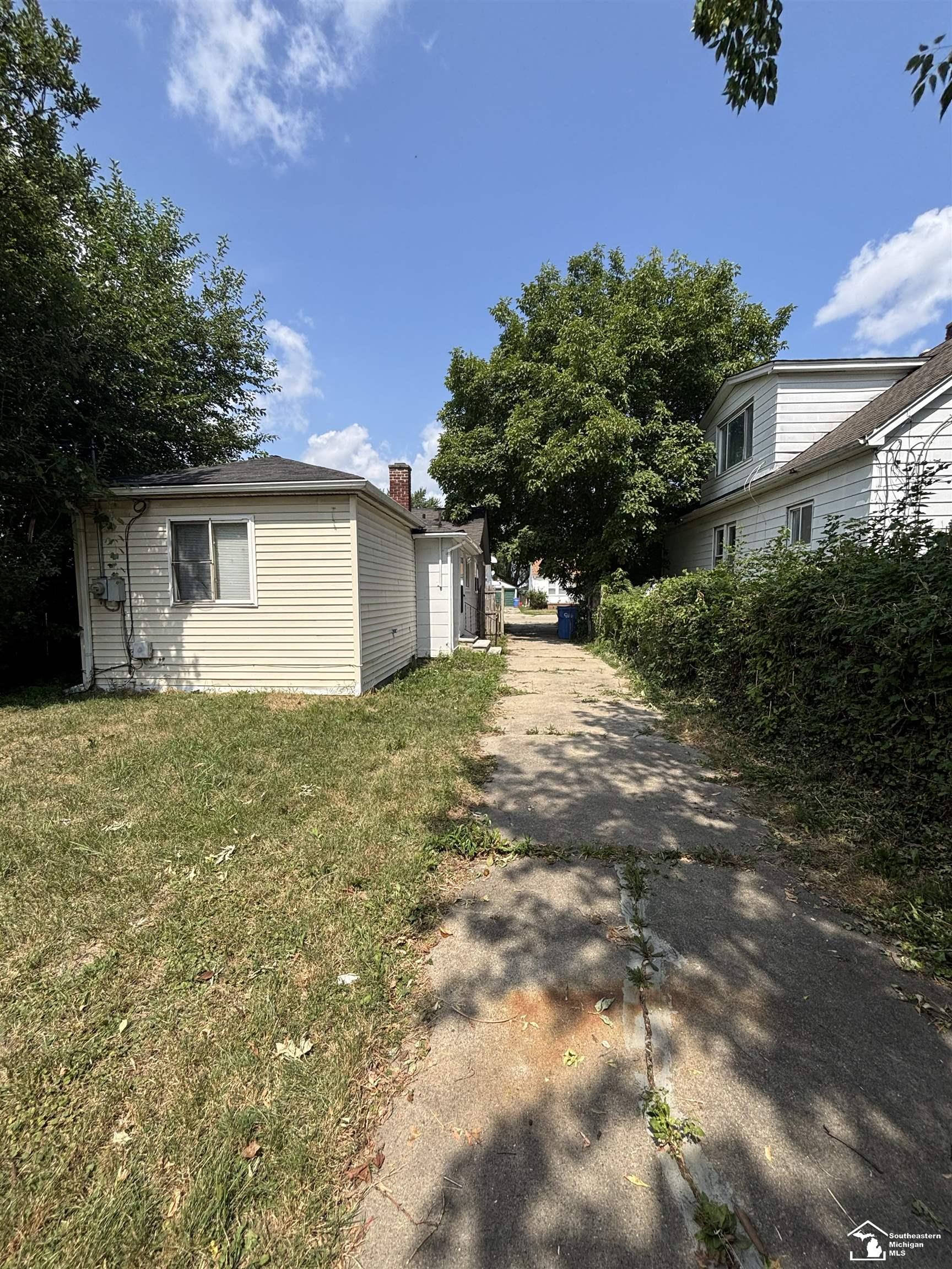 main property photo 7