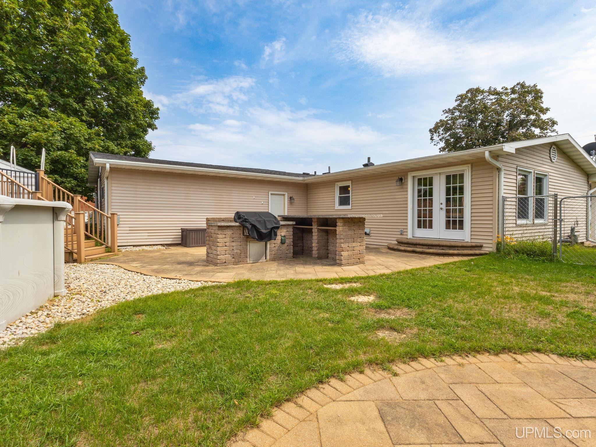 main property photo 23