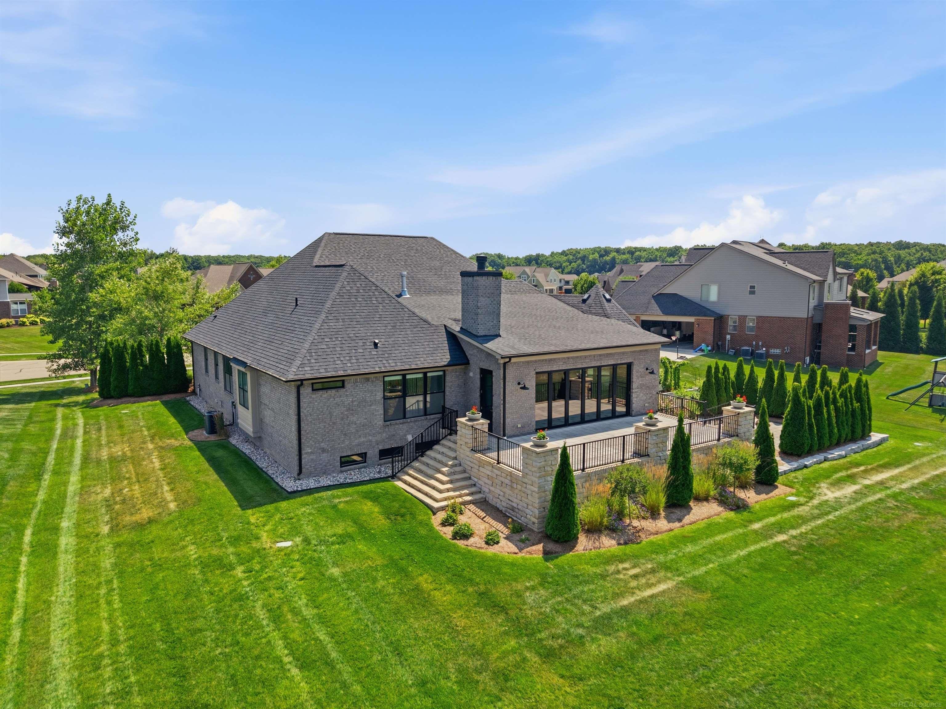 main property photo 15