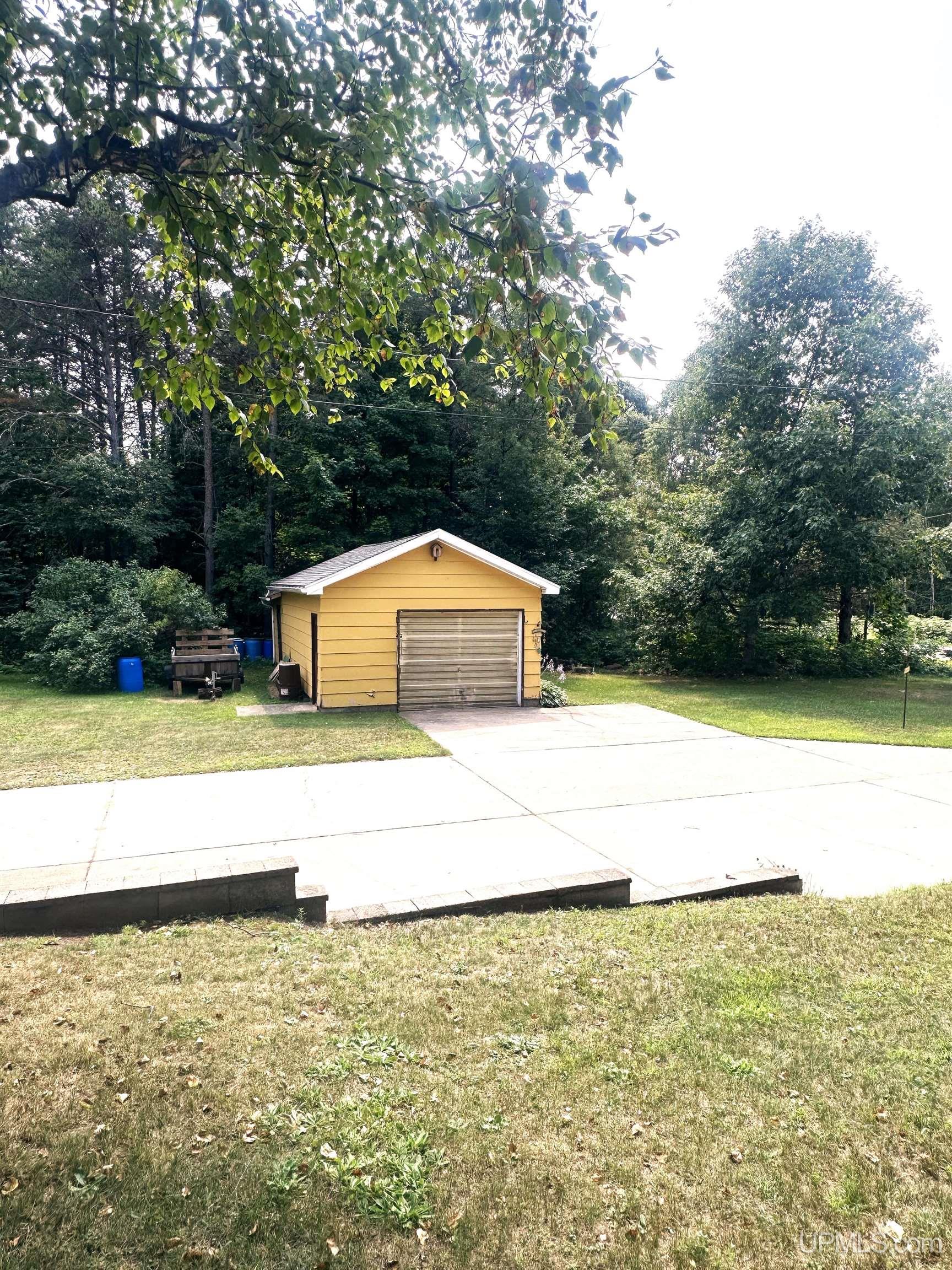 main property photo 45