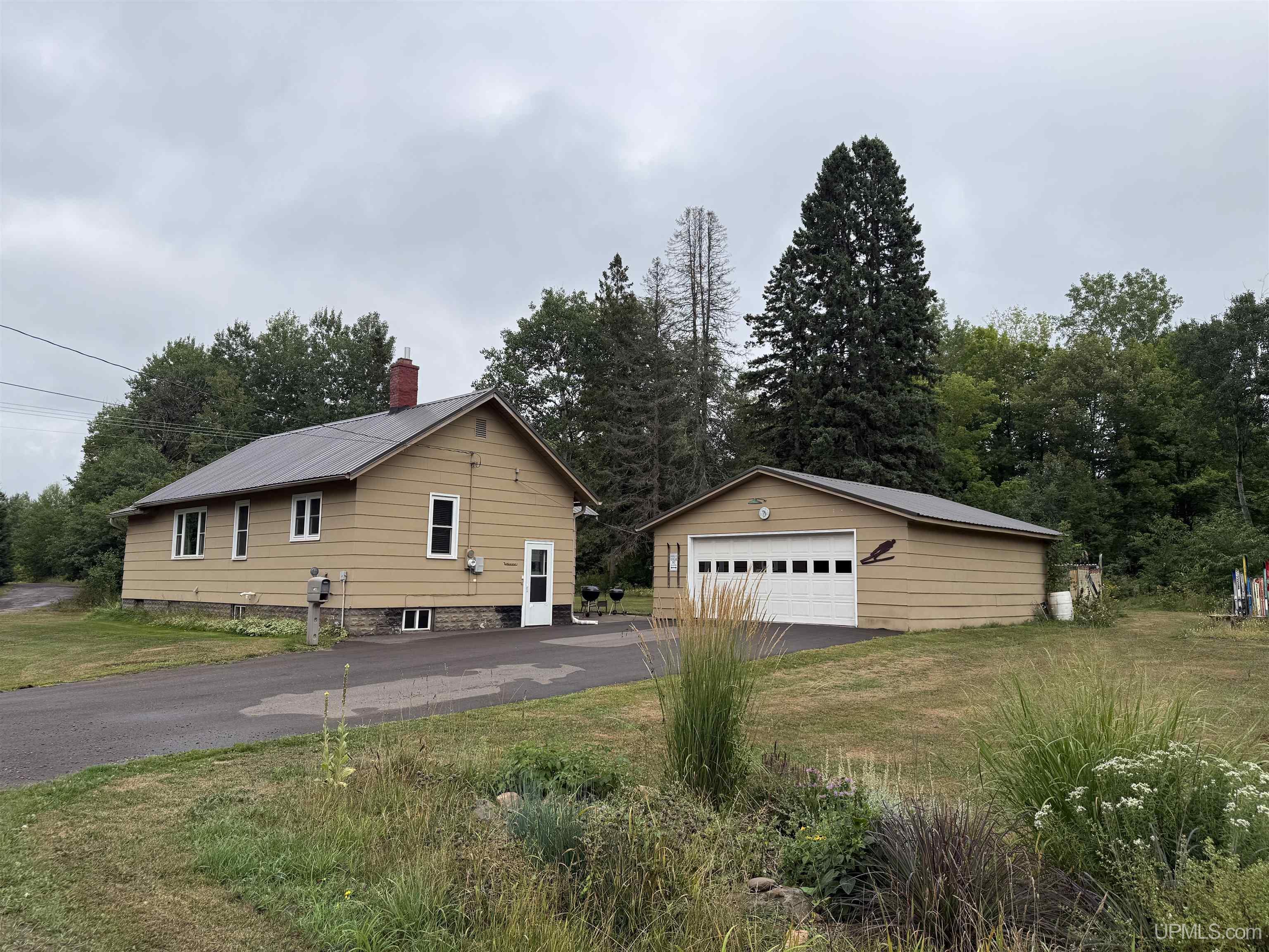 main property photo 0