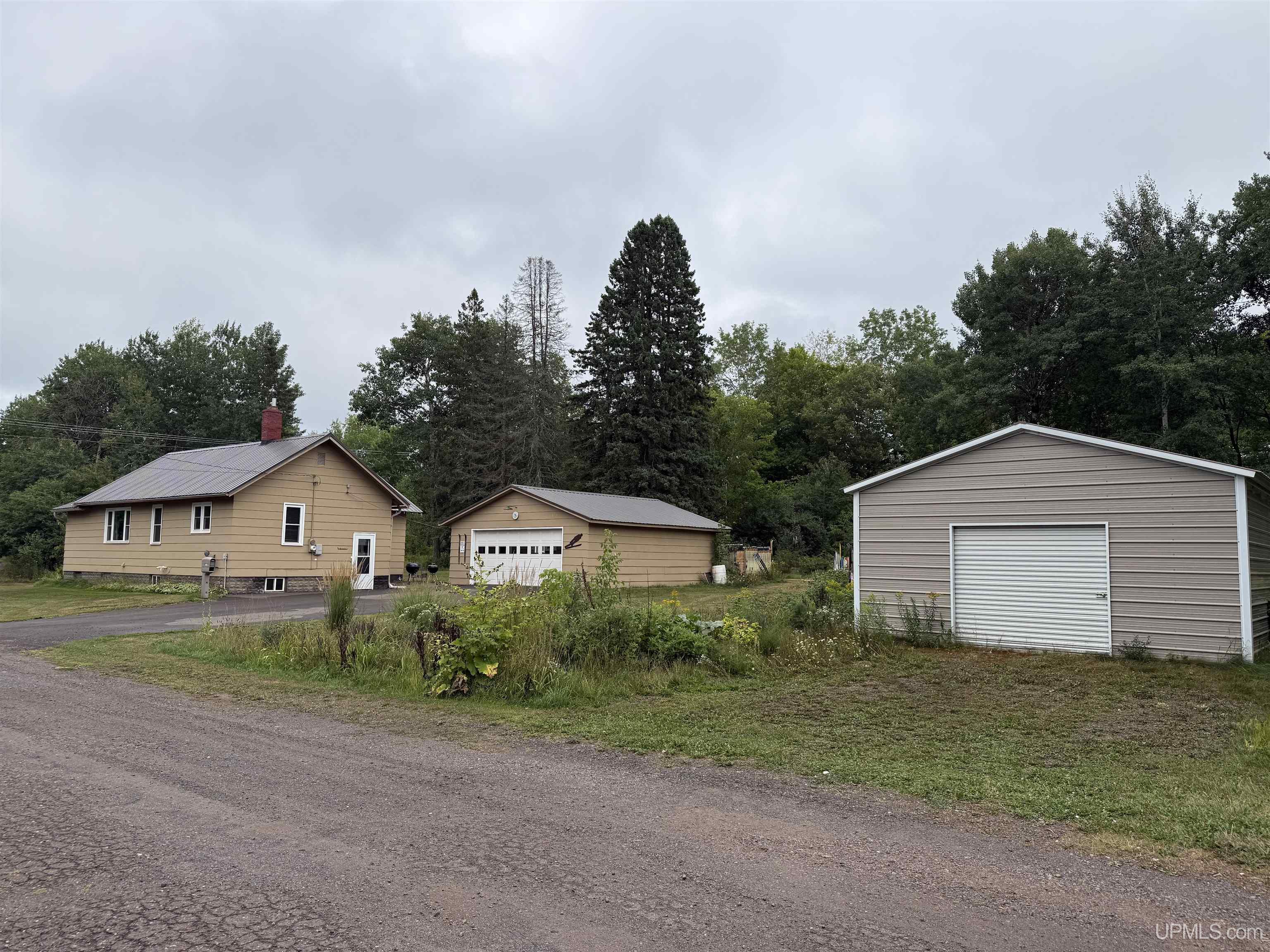 main property photo 27