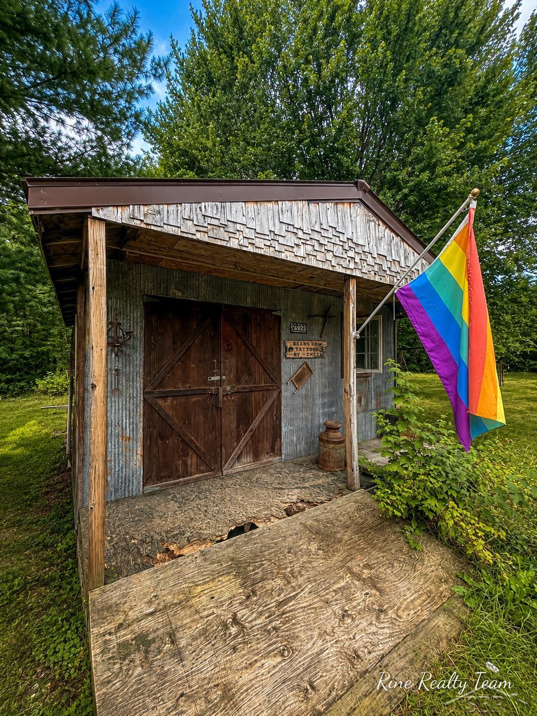 main property photo 16