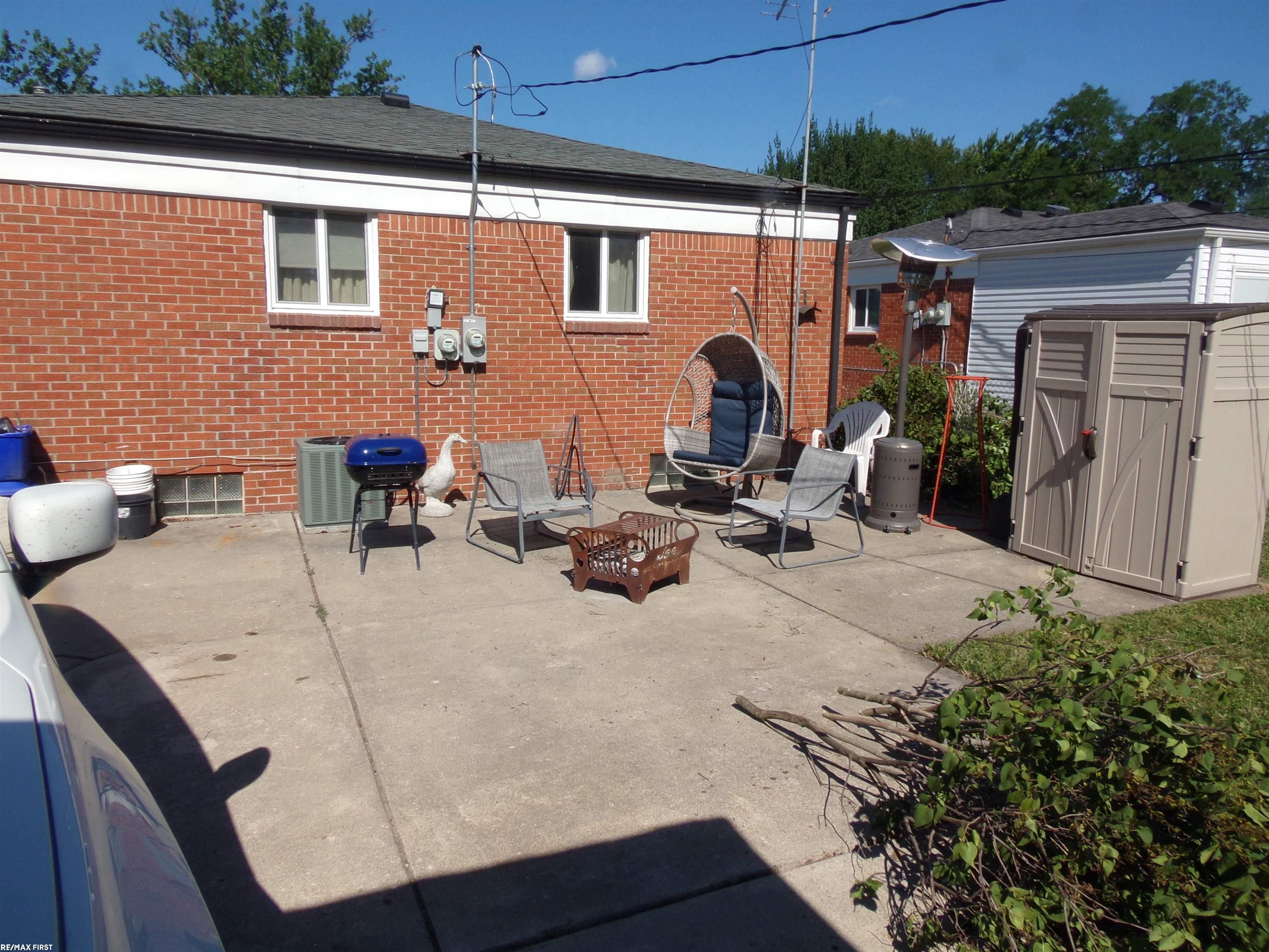 main property photo 10