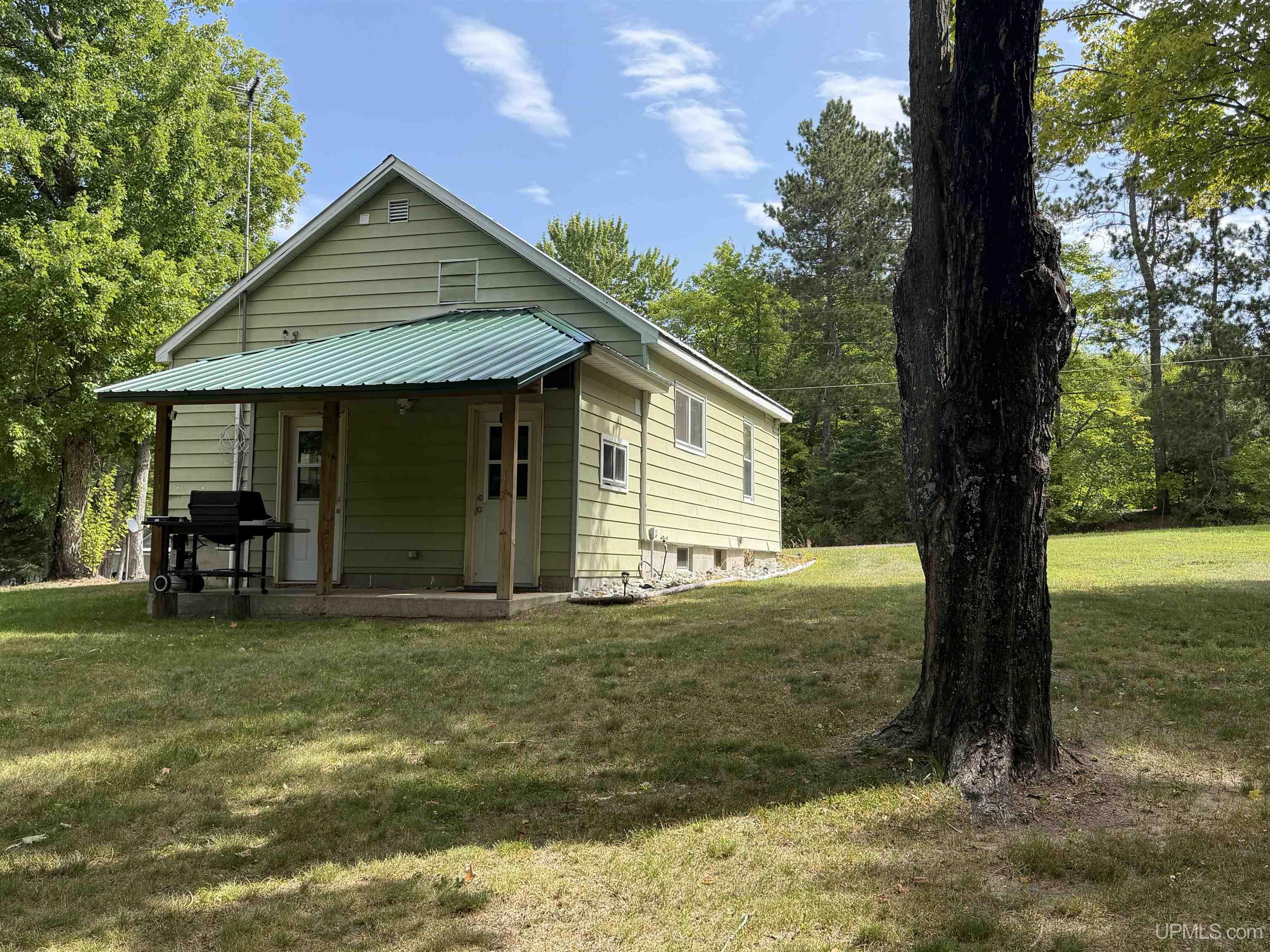 main property photo 25