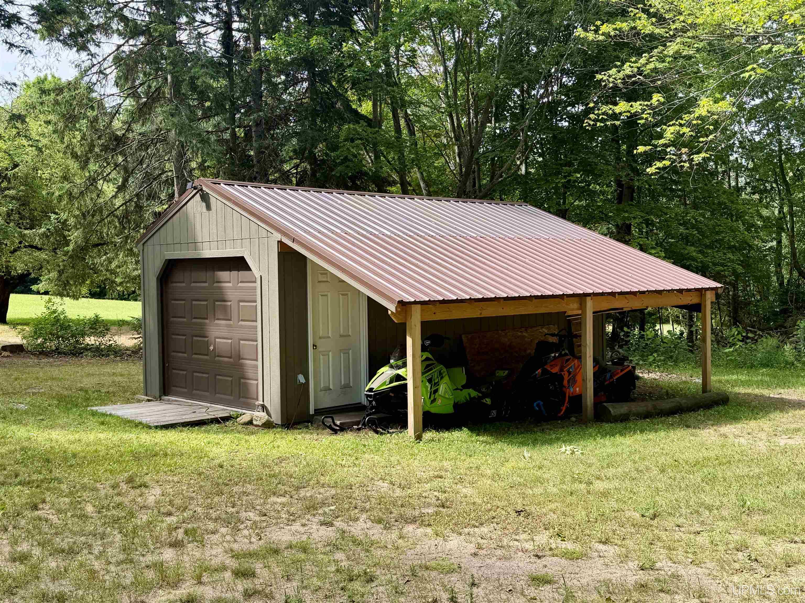 main property photo 3