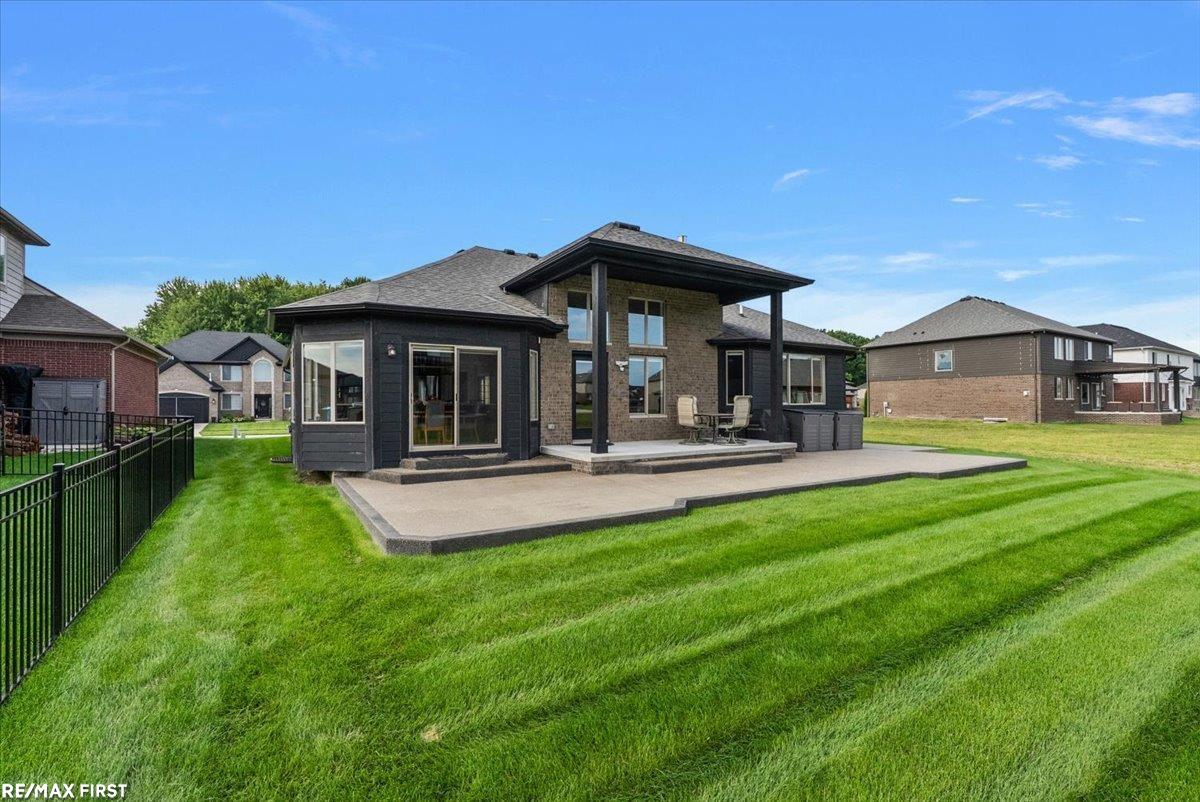main property photo 7
