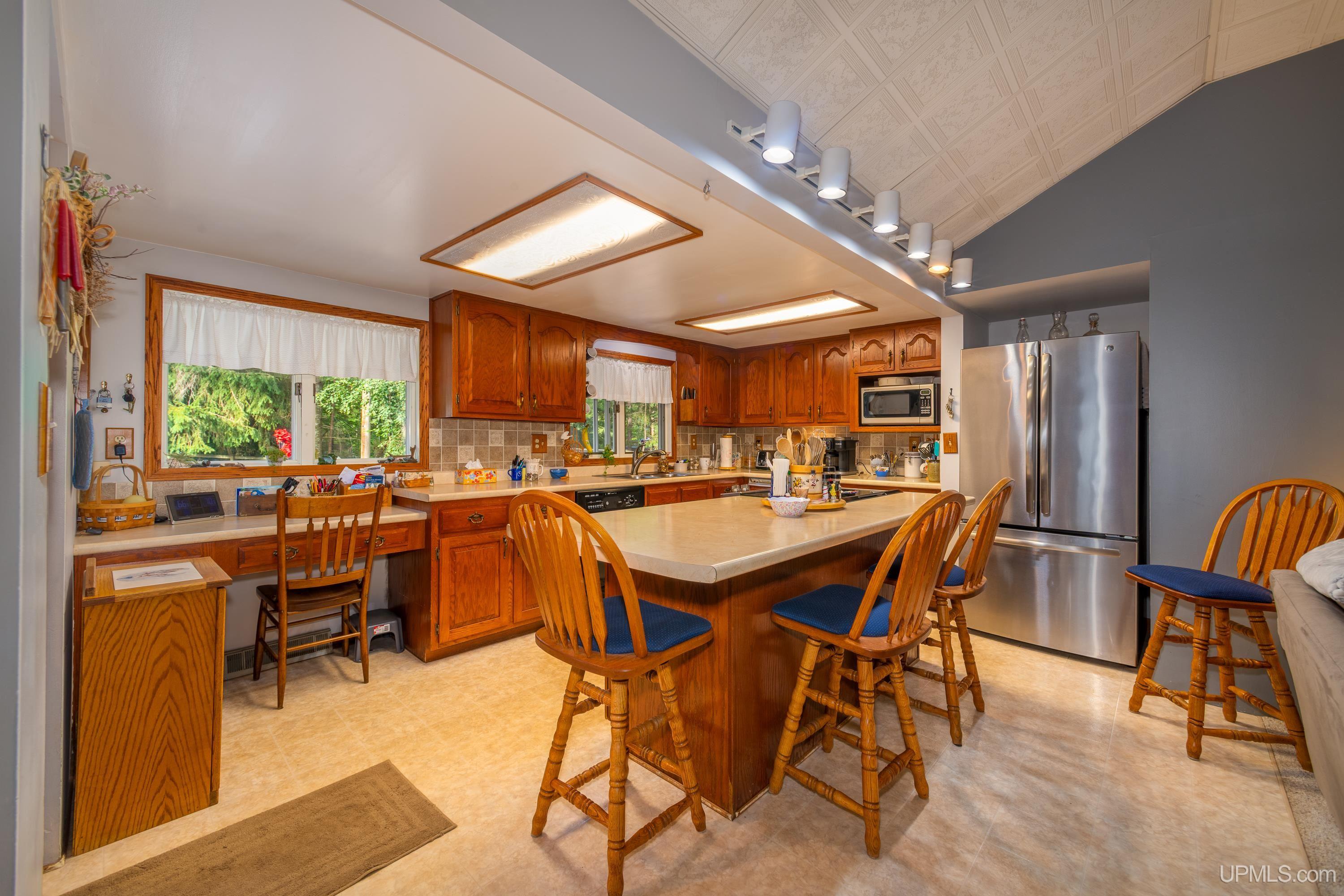 main property photo 16