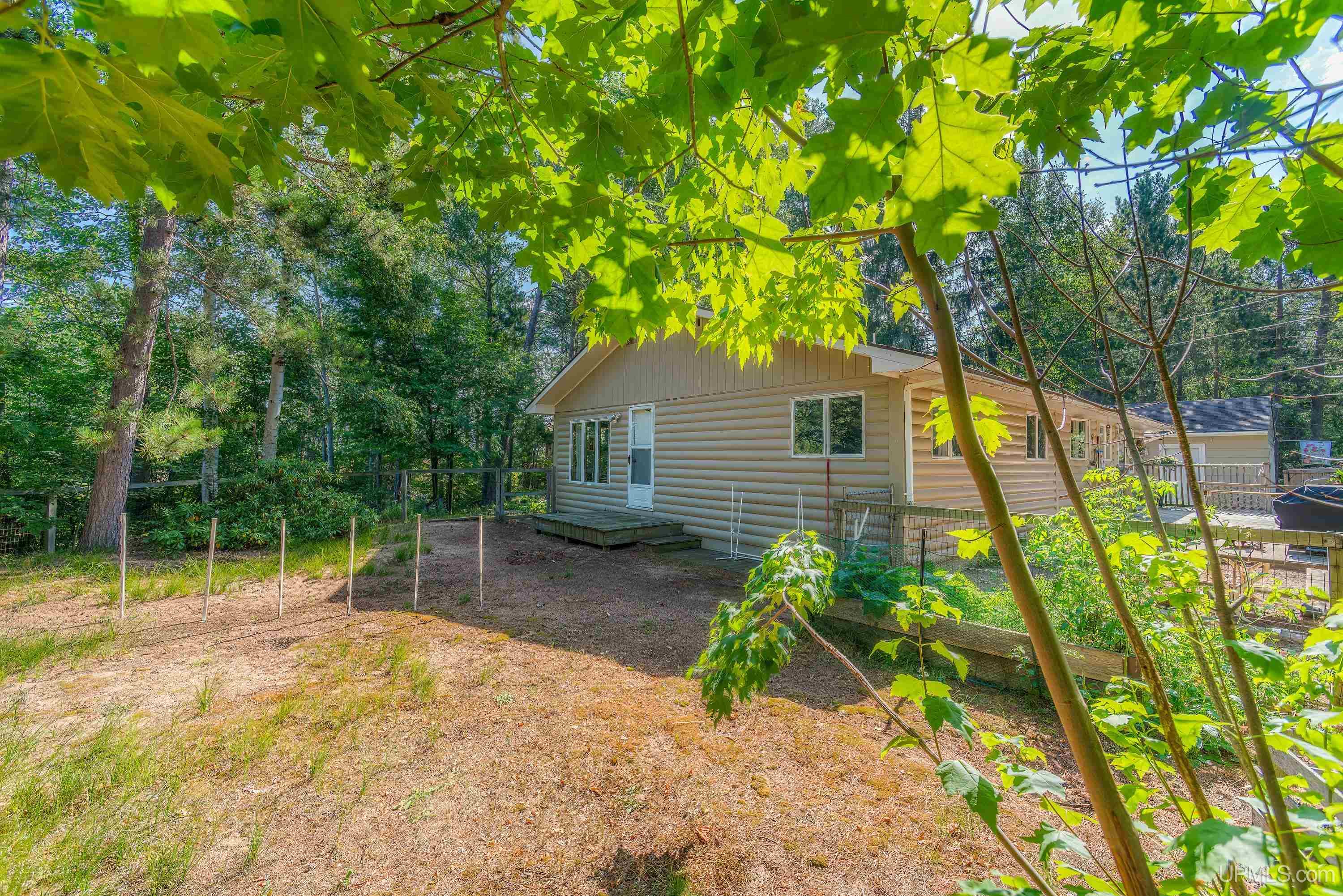 main property photo 37
