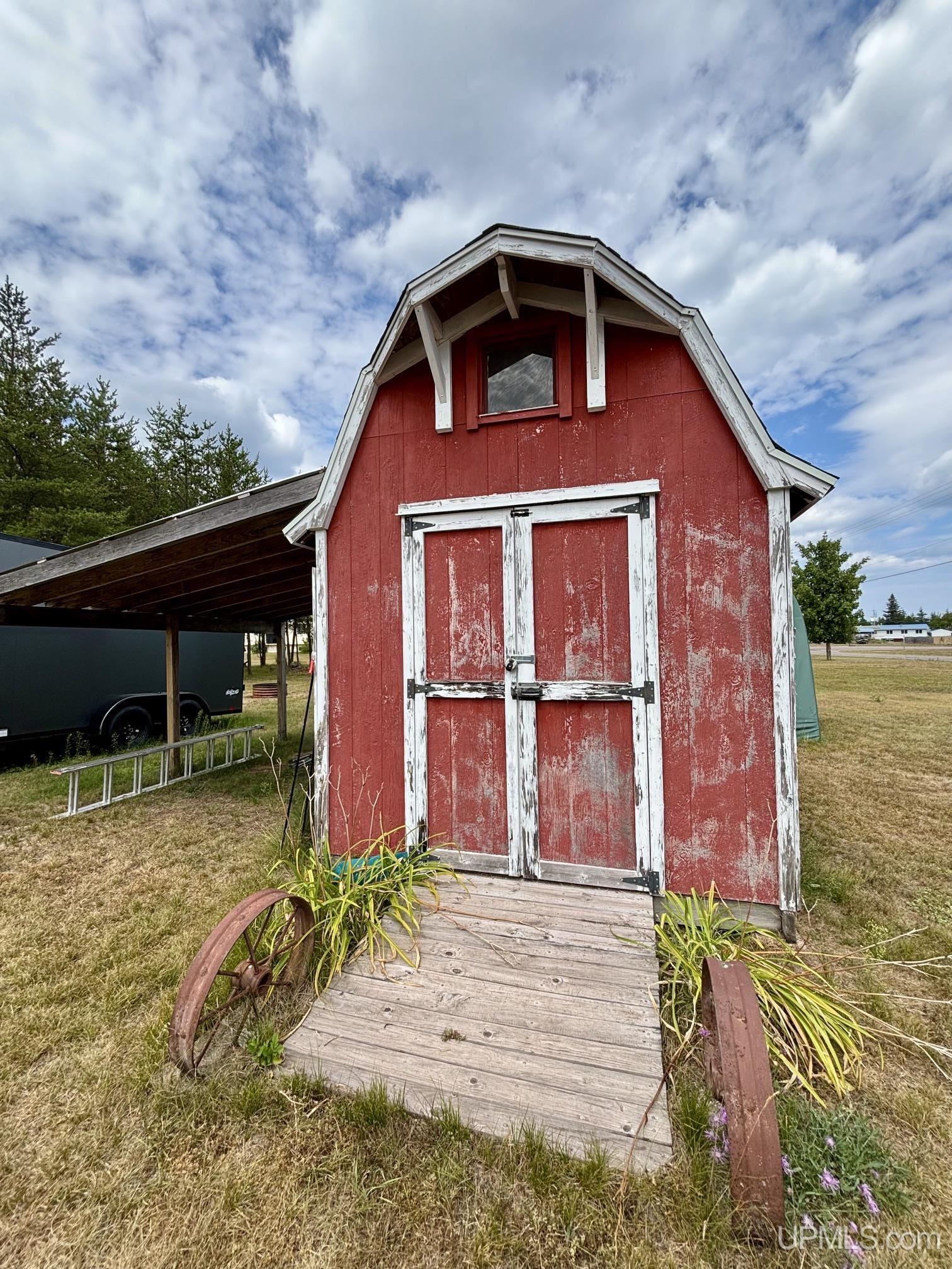 main property photo 57