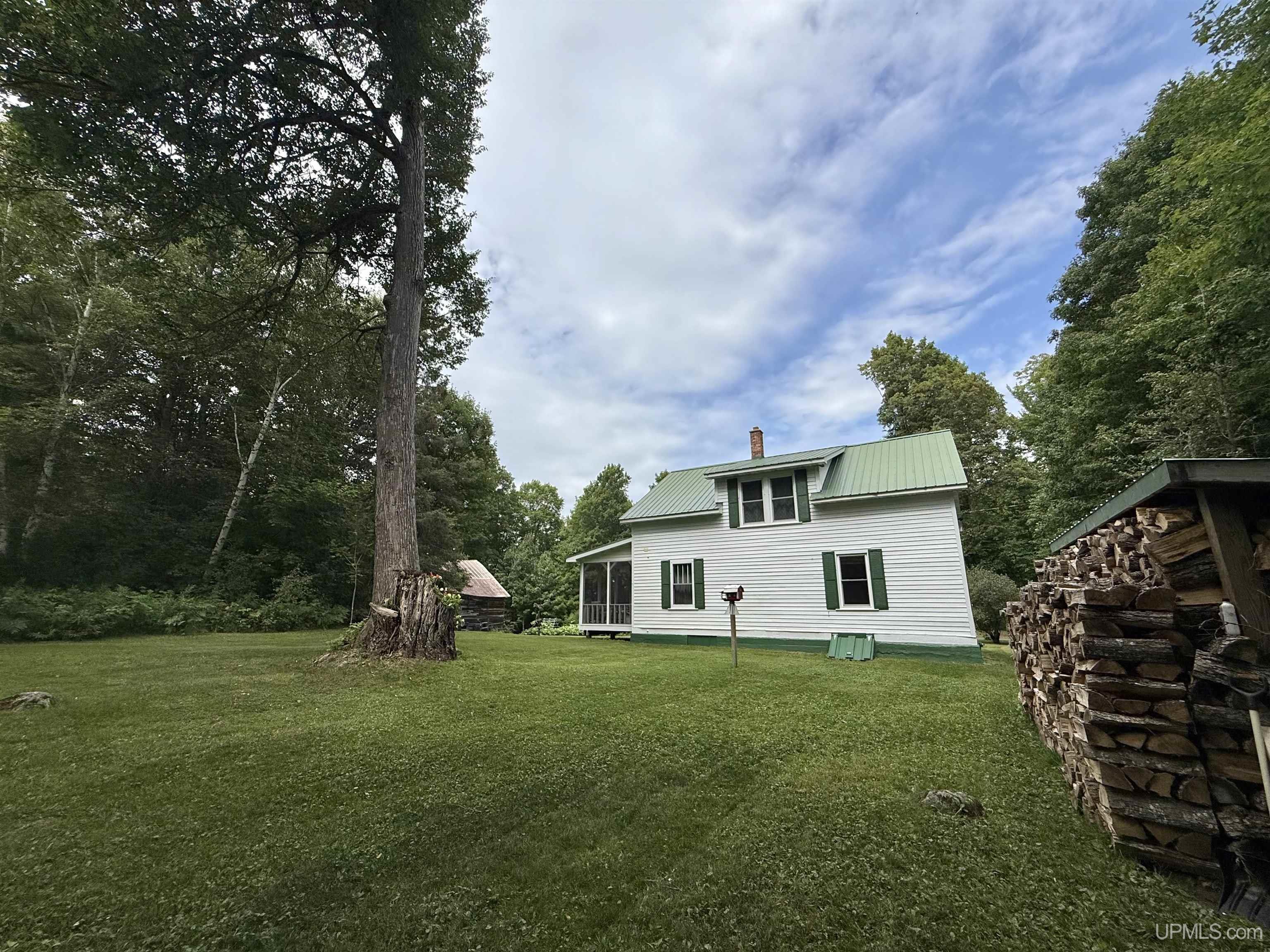 main property photo 8