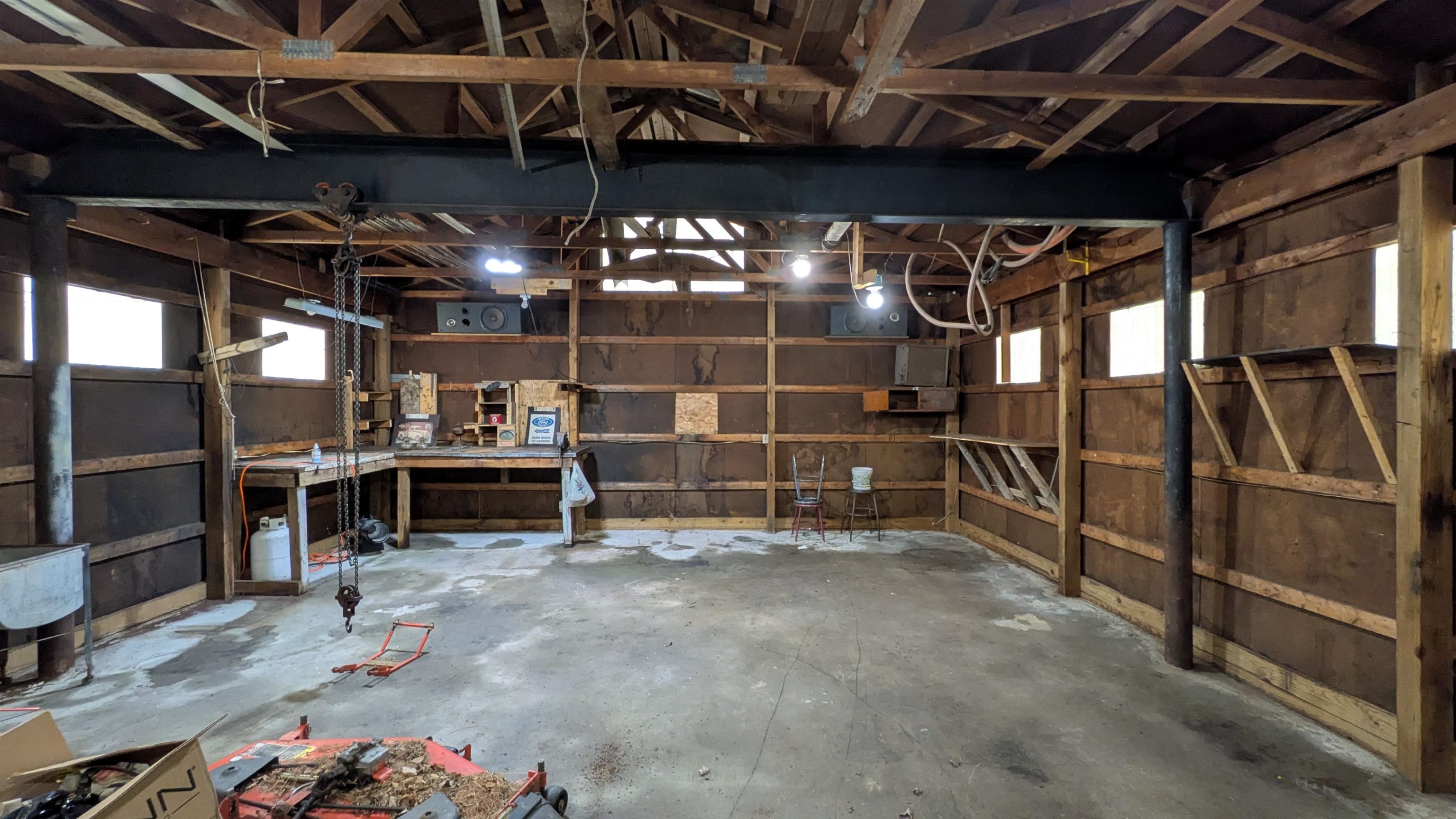 main property photo 16