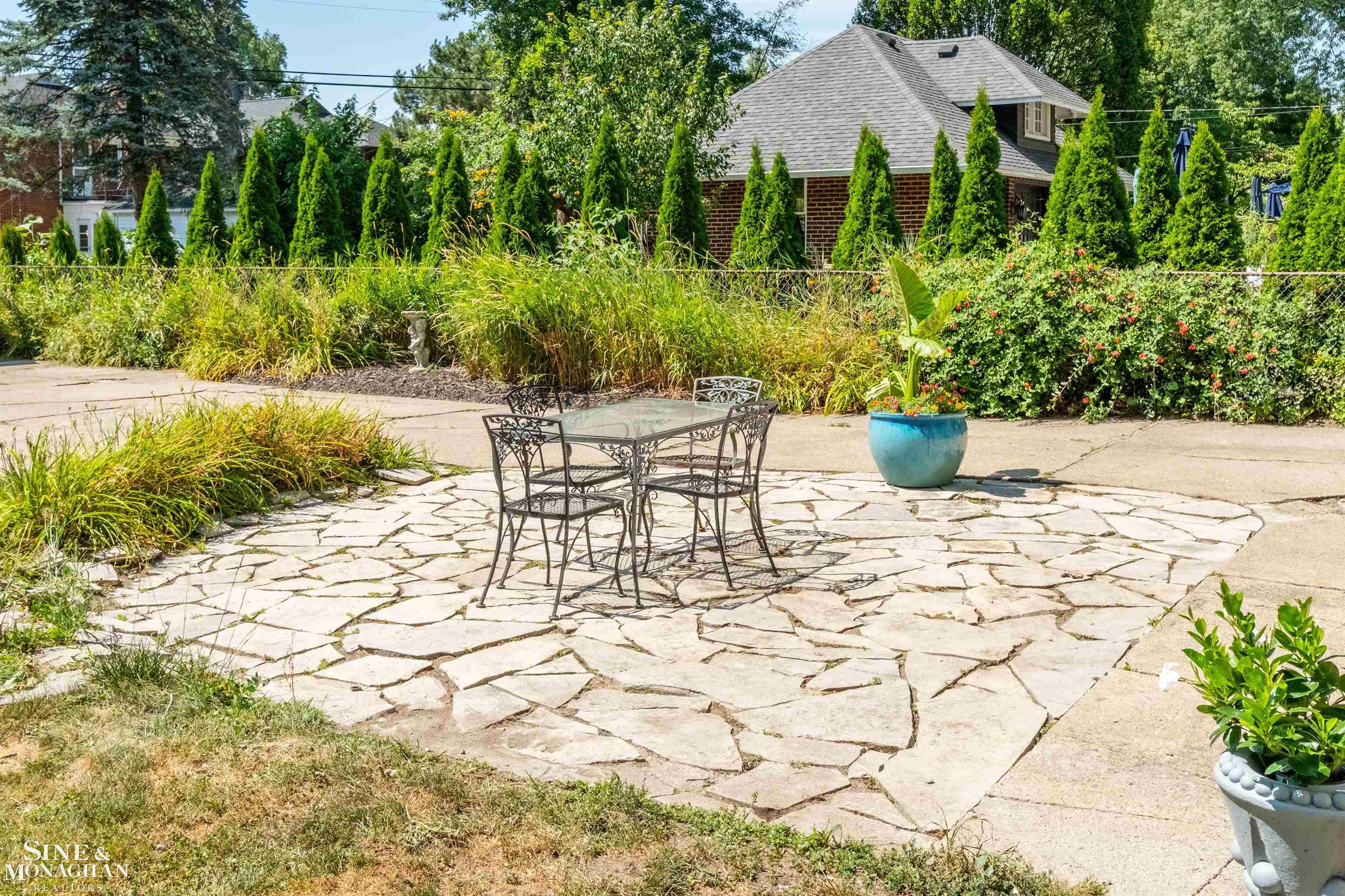 main property photo 46