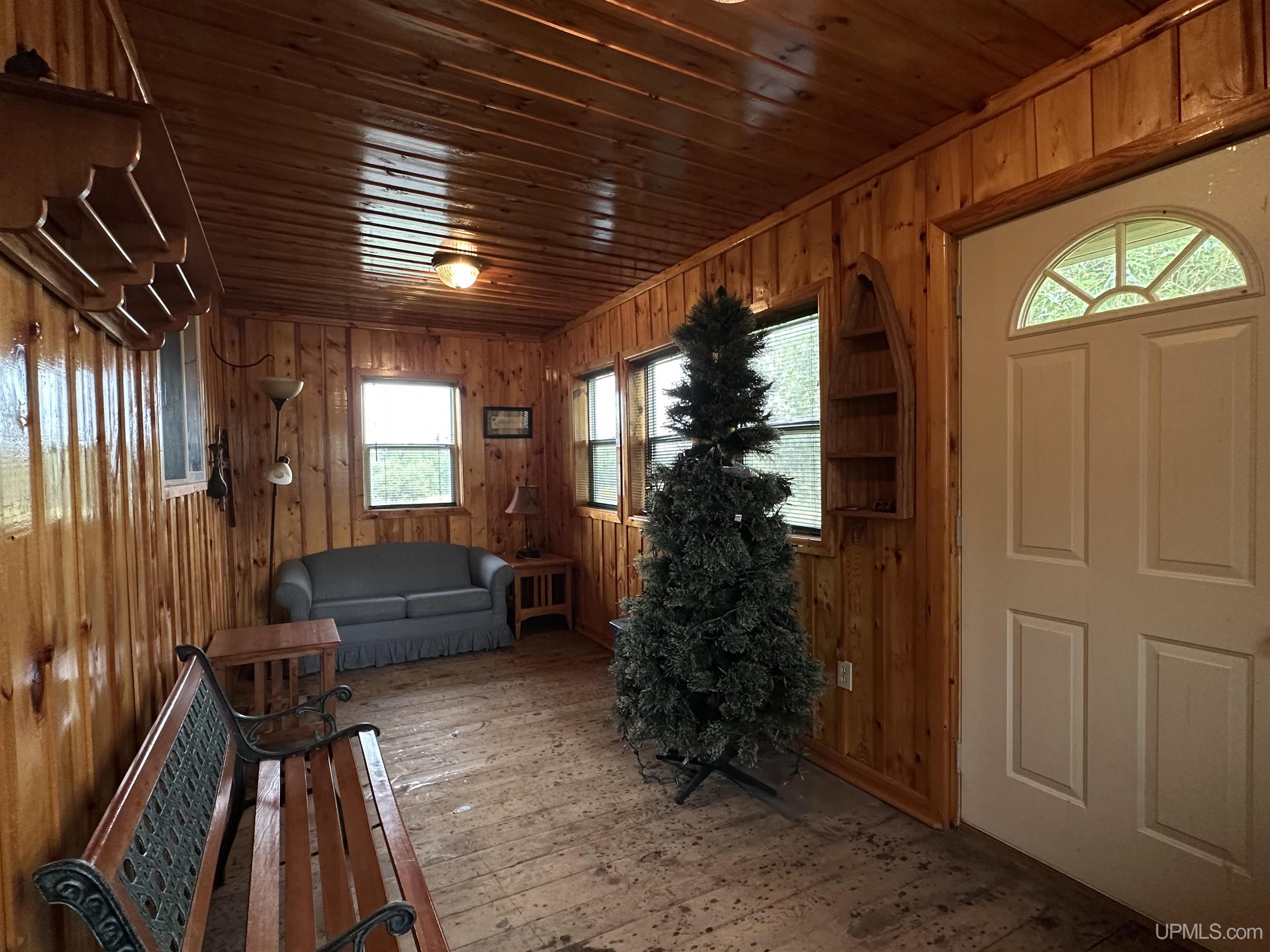 main property photo 18