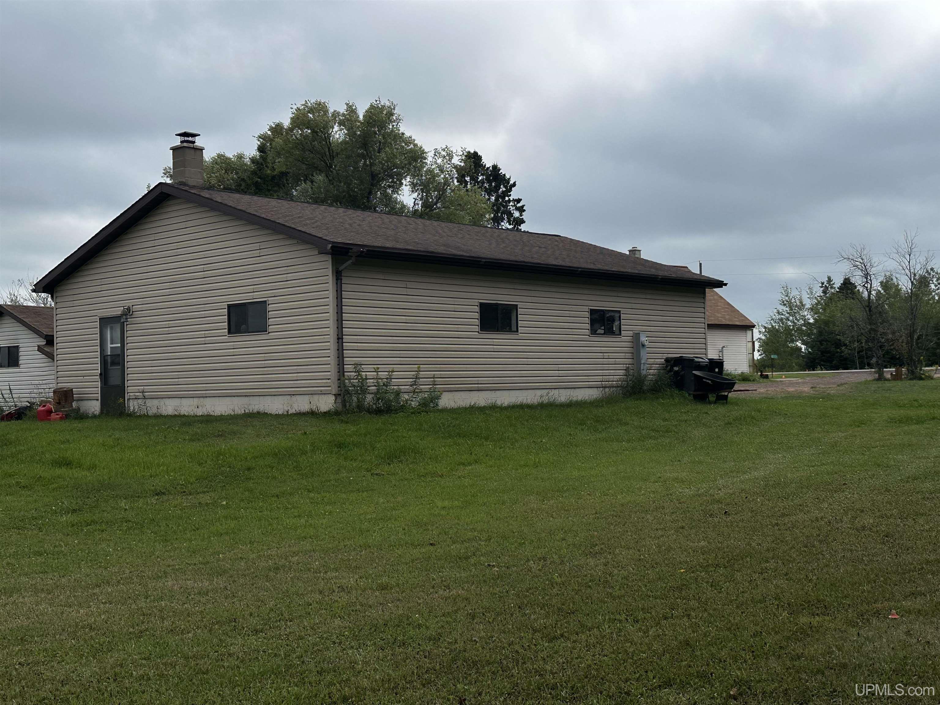 main property photo 47