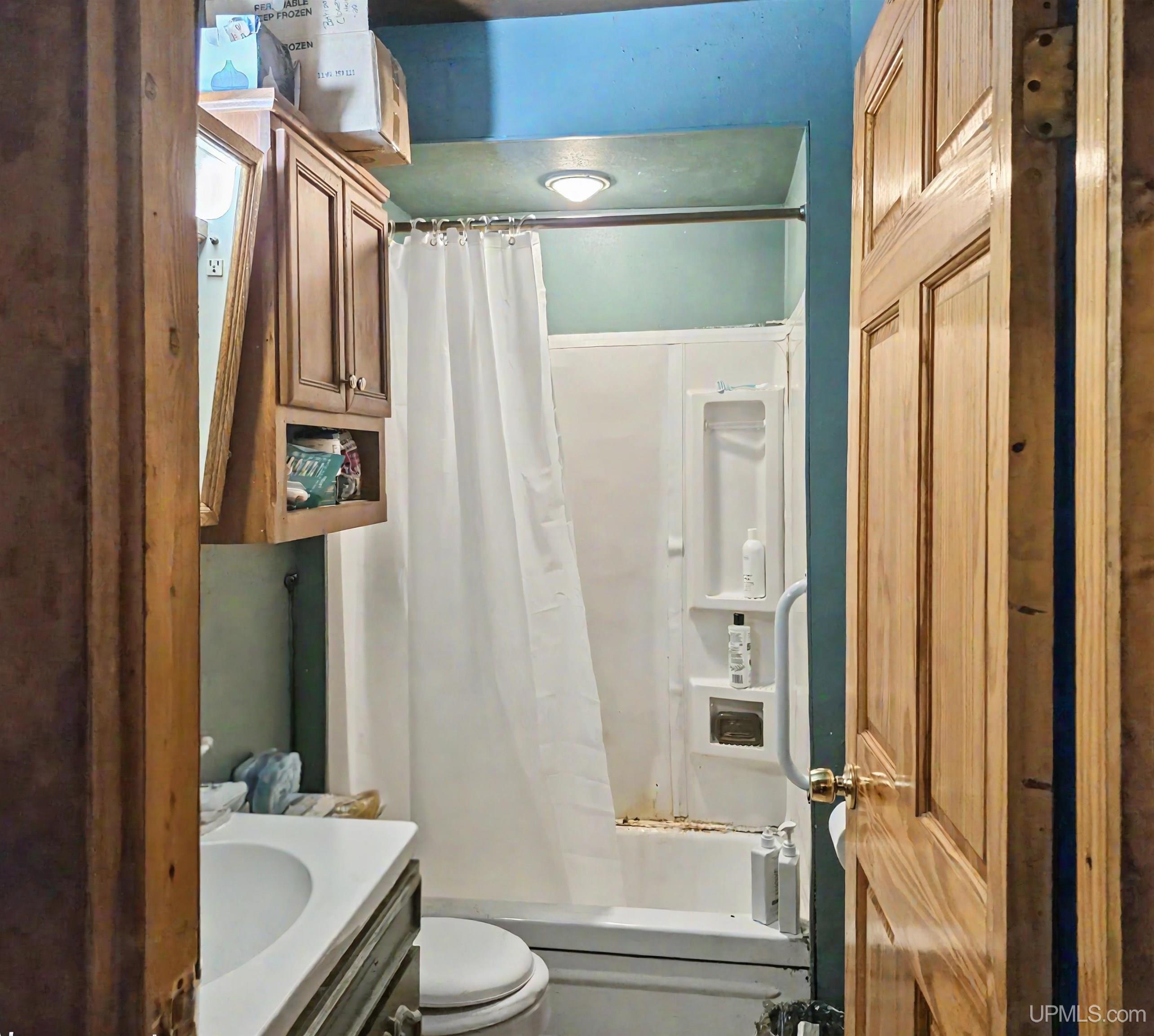 main property photo 8