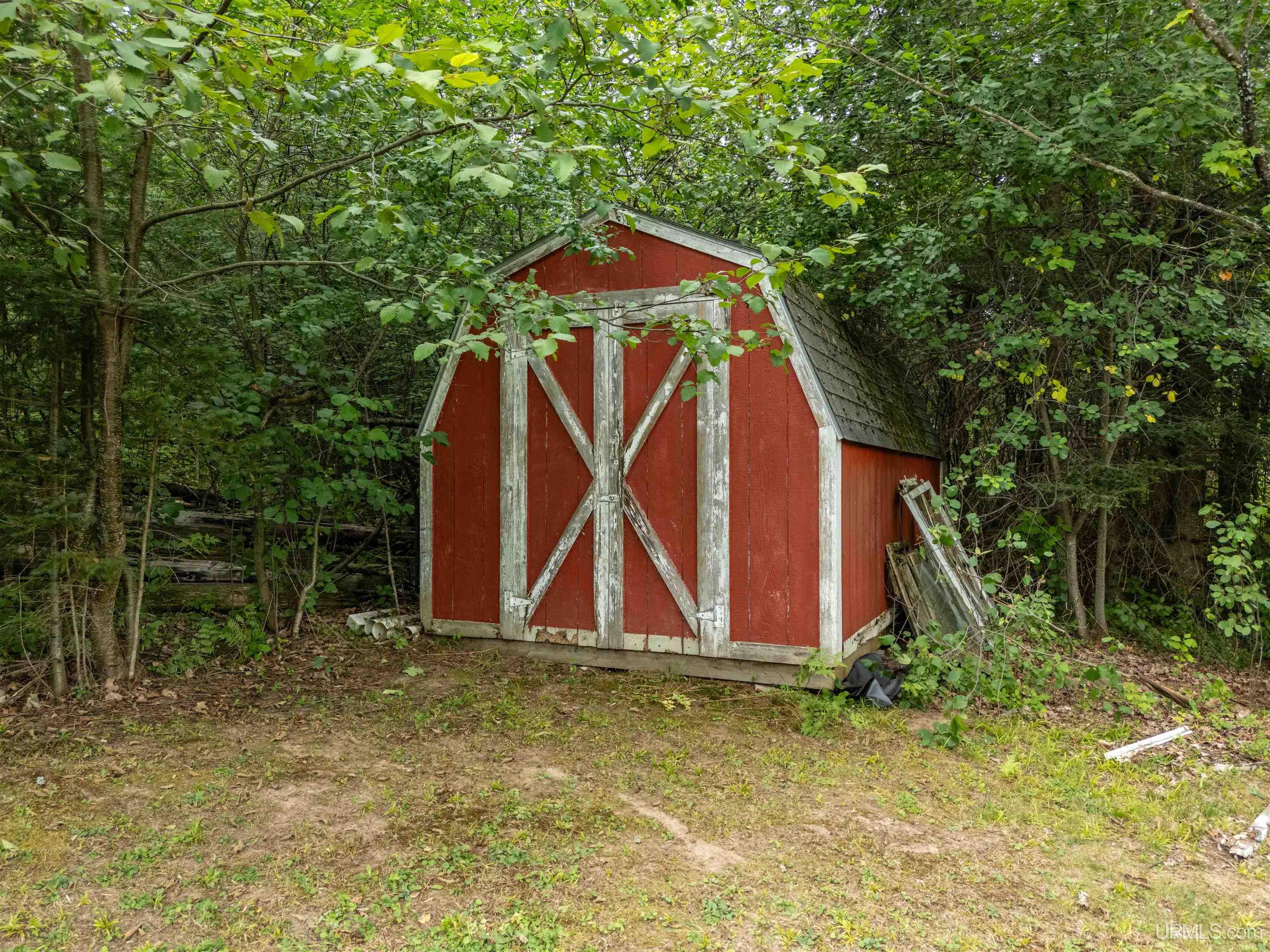 main property photo 40