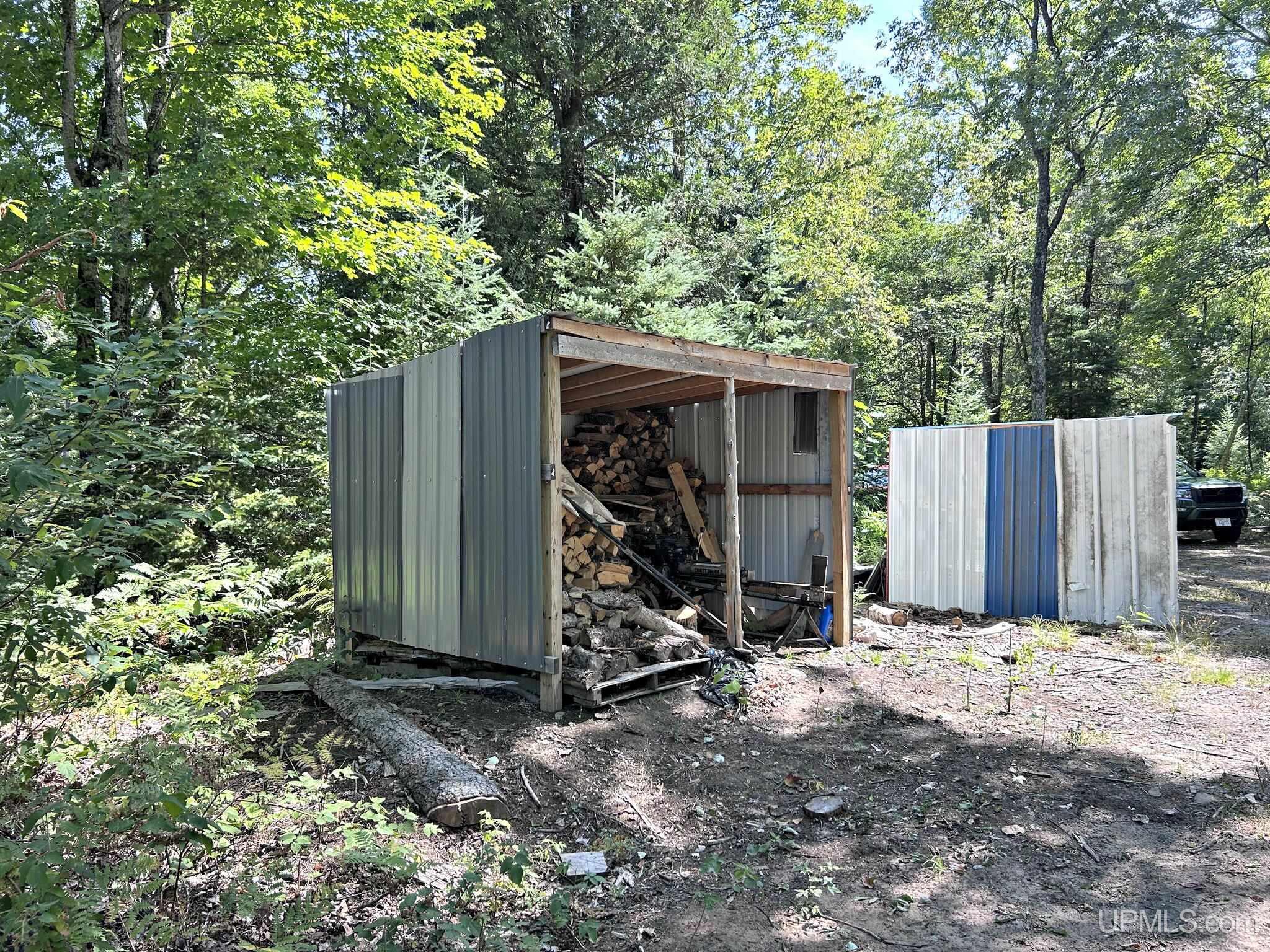main property photo 8