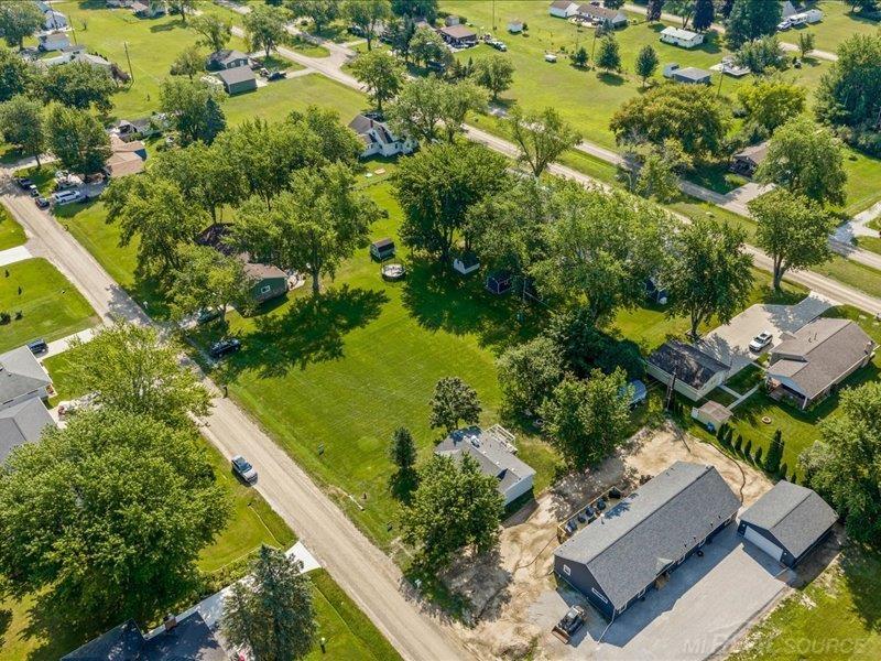 main property photo 35