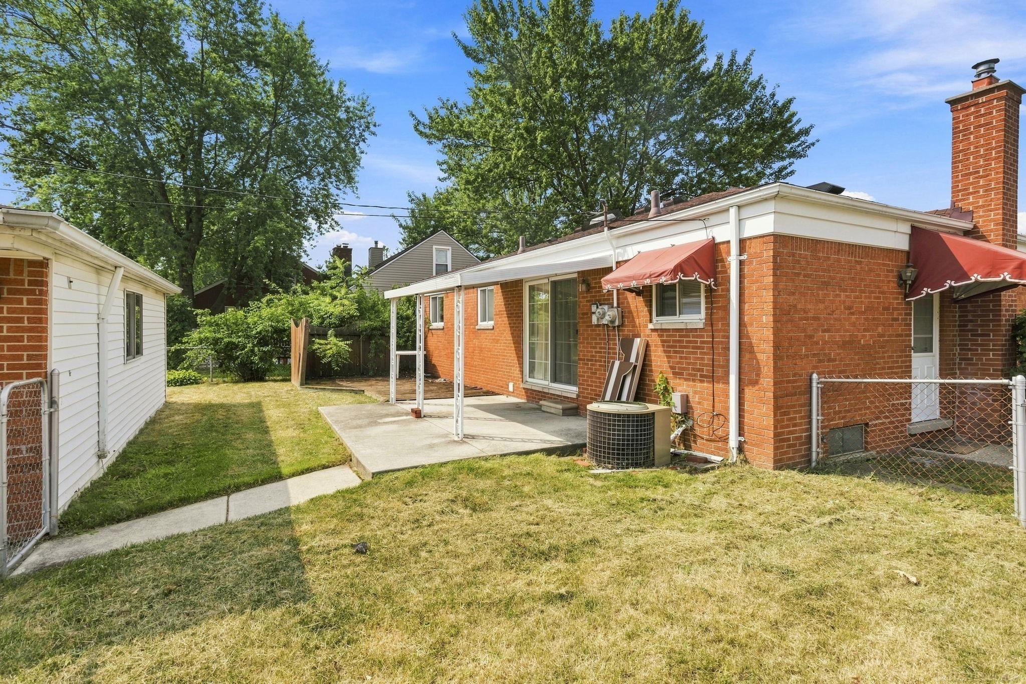 main property photo 17