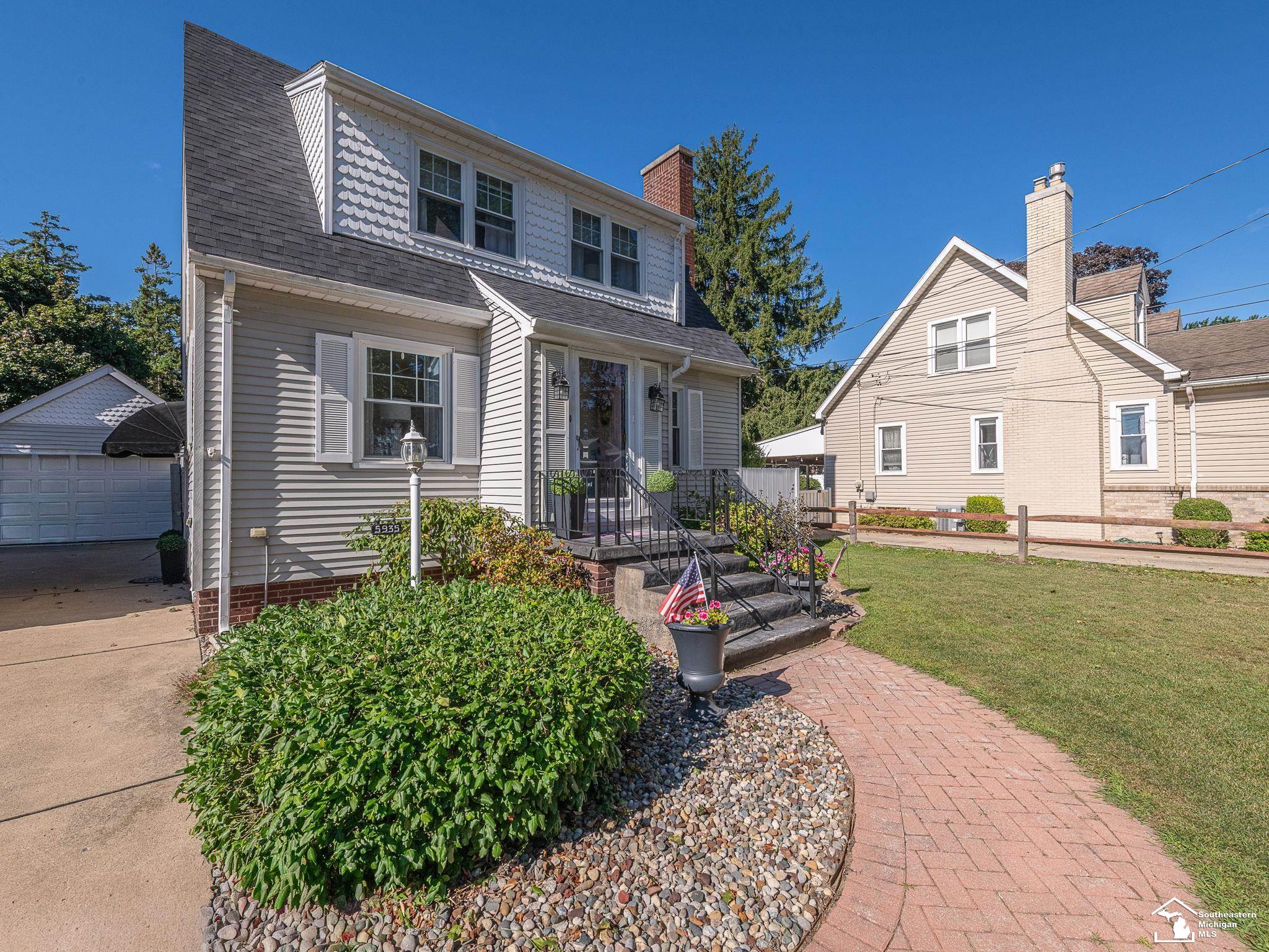 main property photo 39