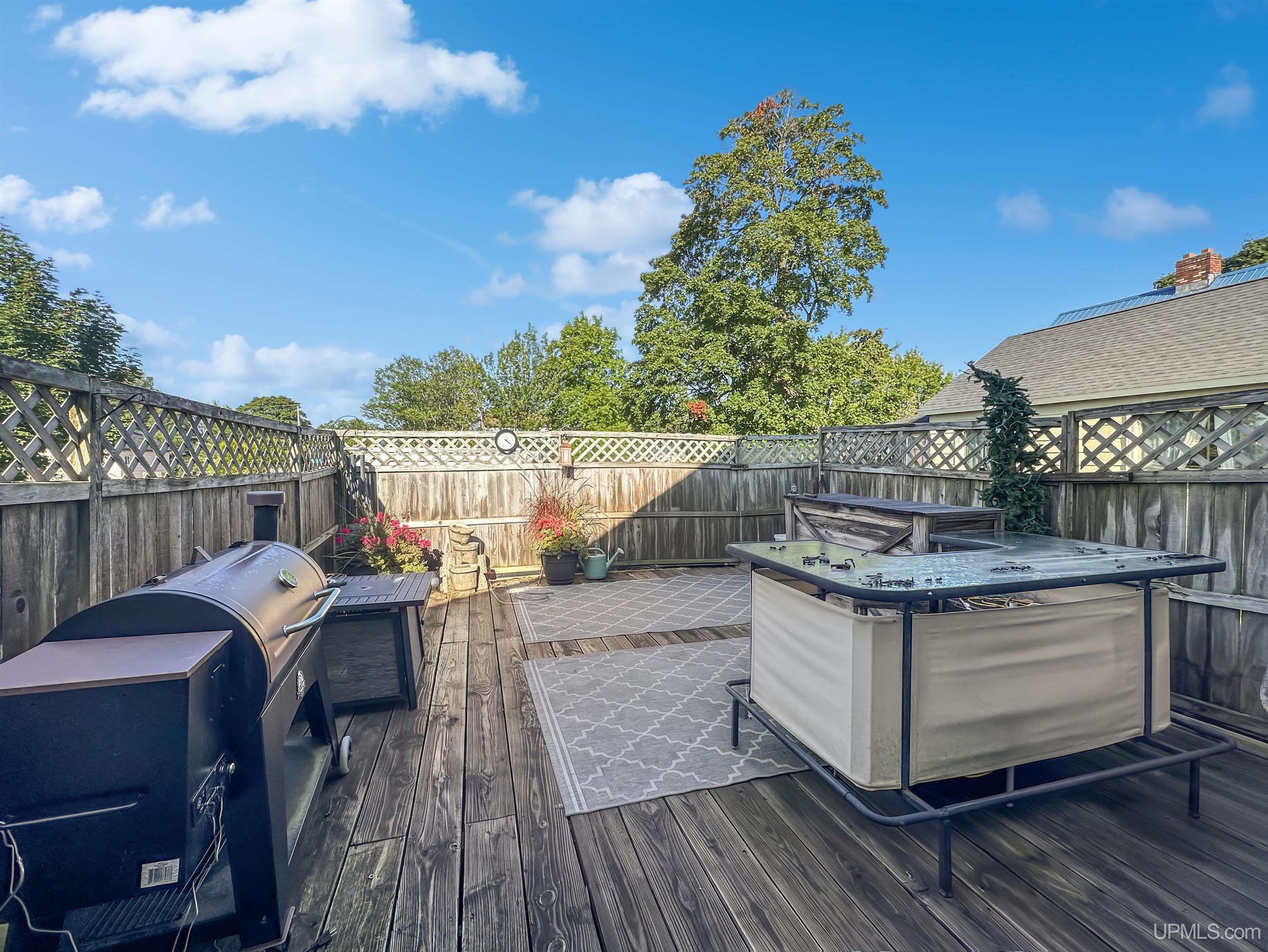 main property photo 10
