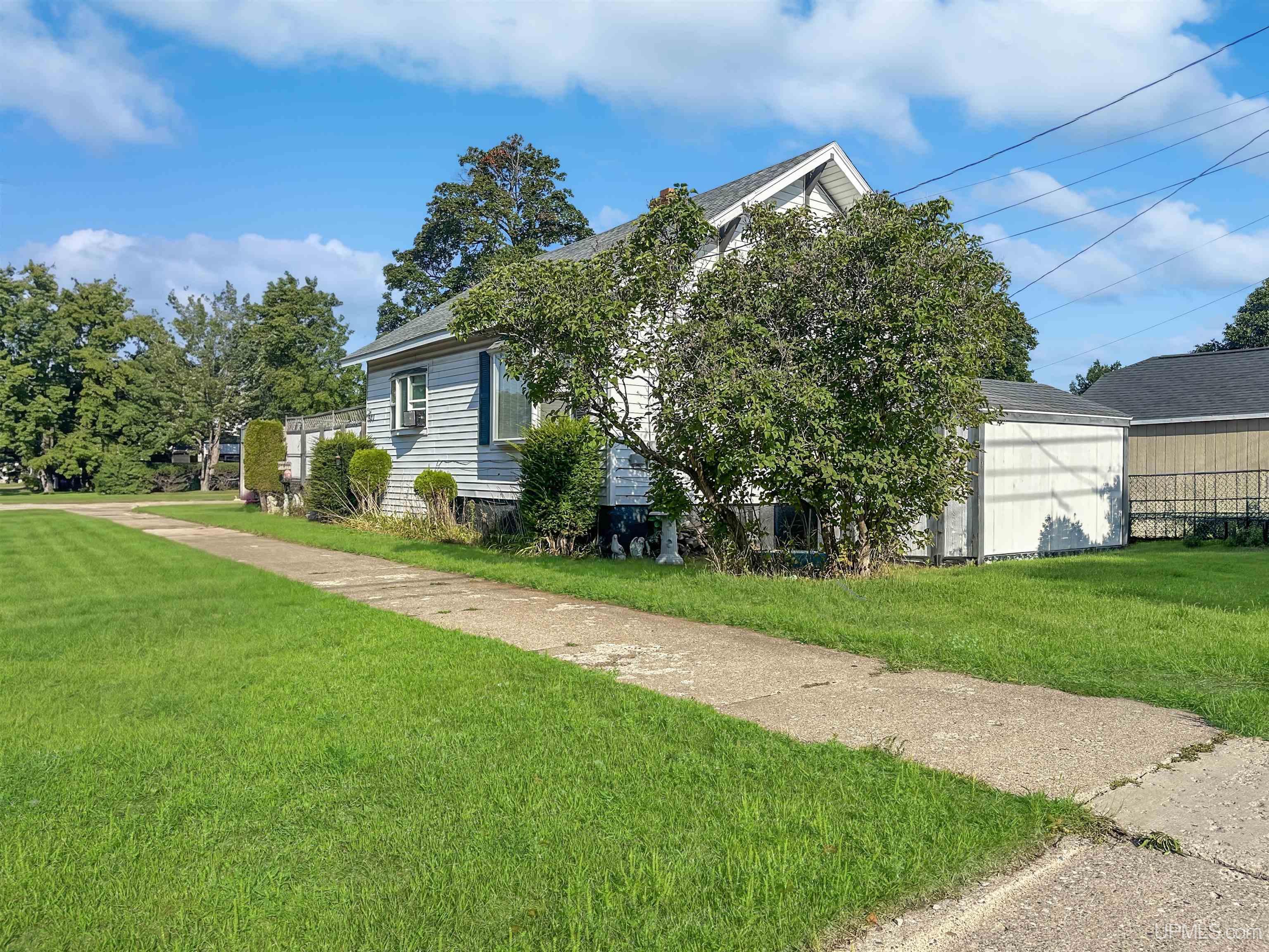 main property photo 11