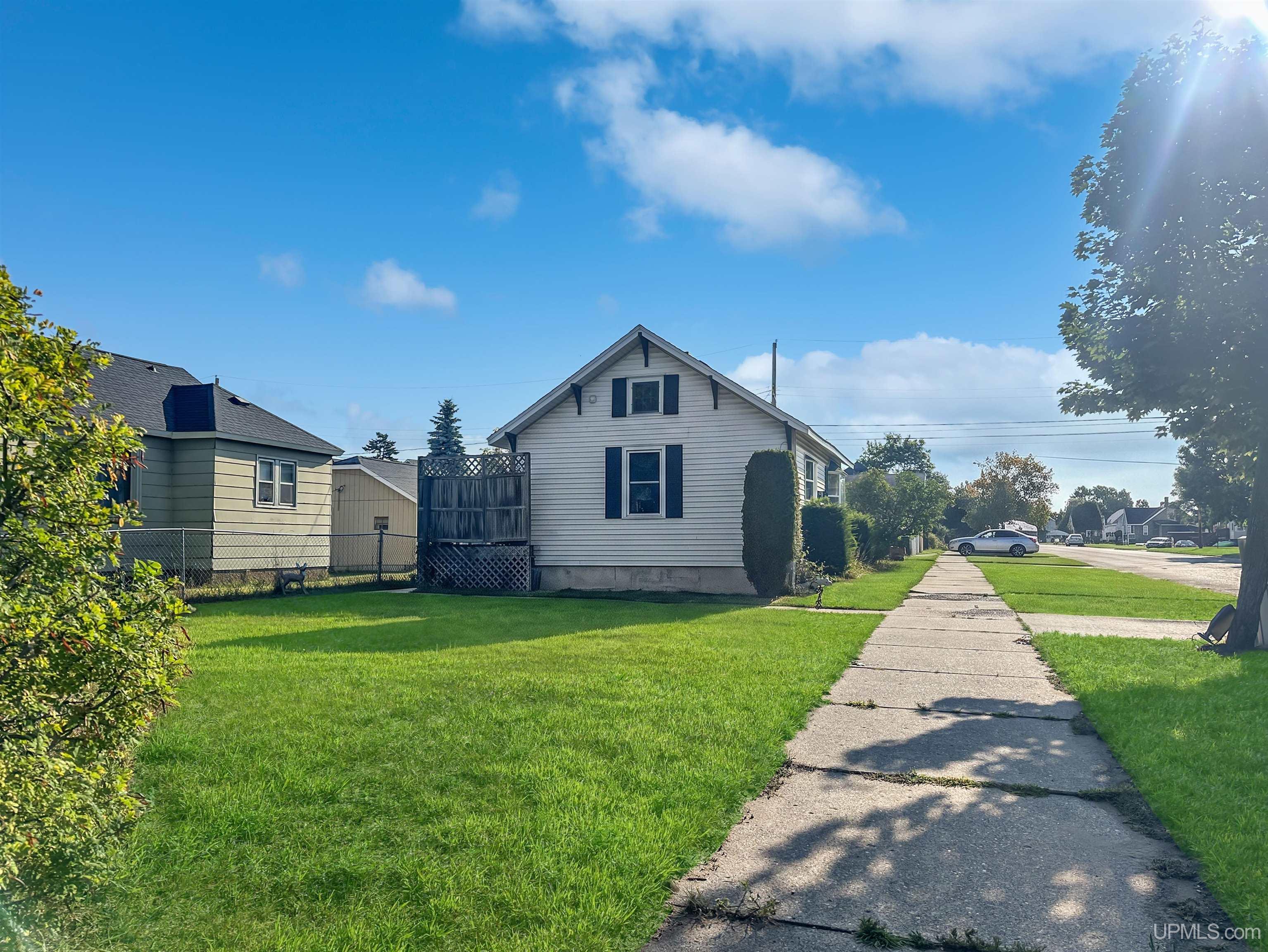 main property photo 12