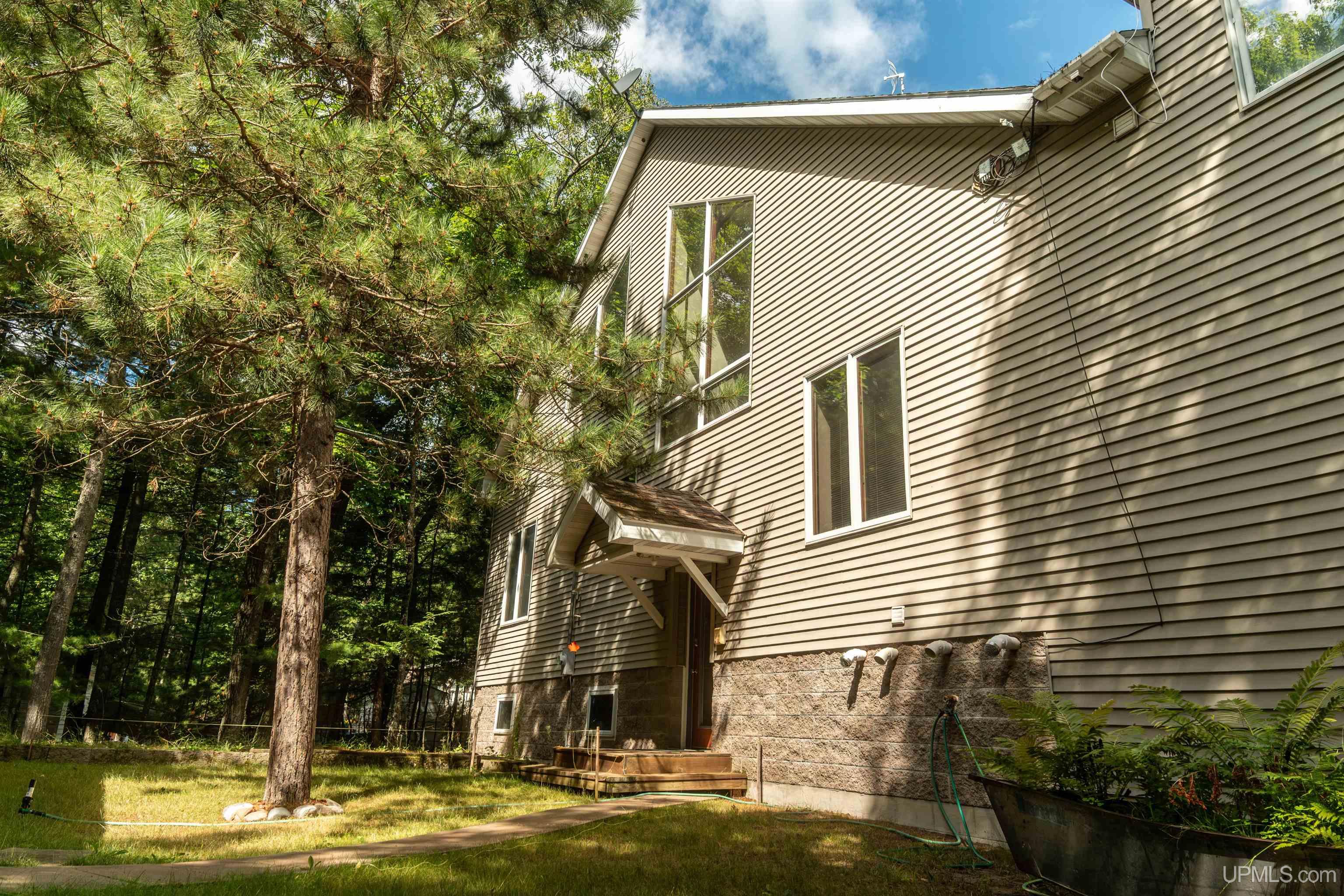 main property photo 11