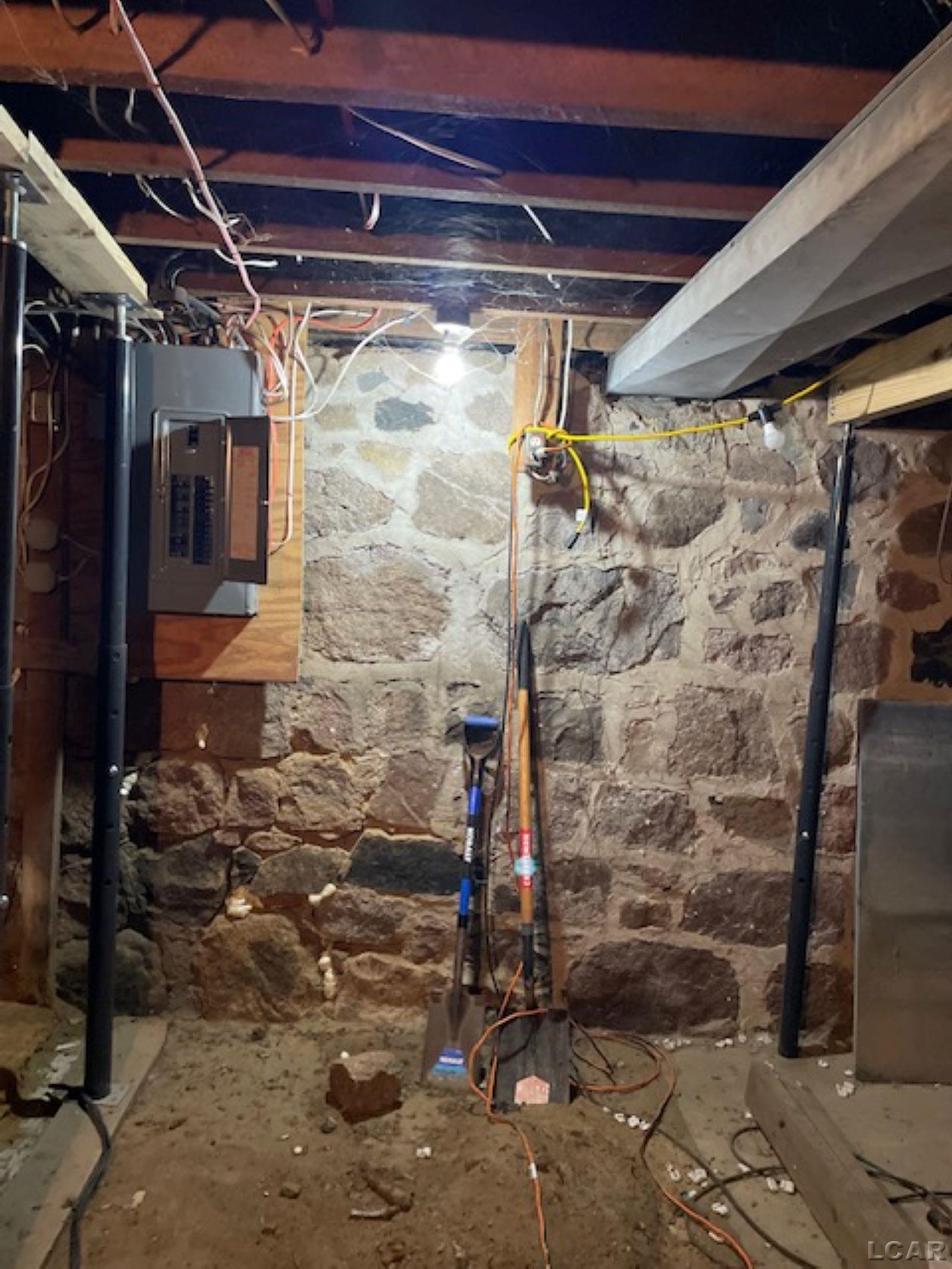 main property photo 30
