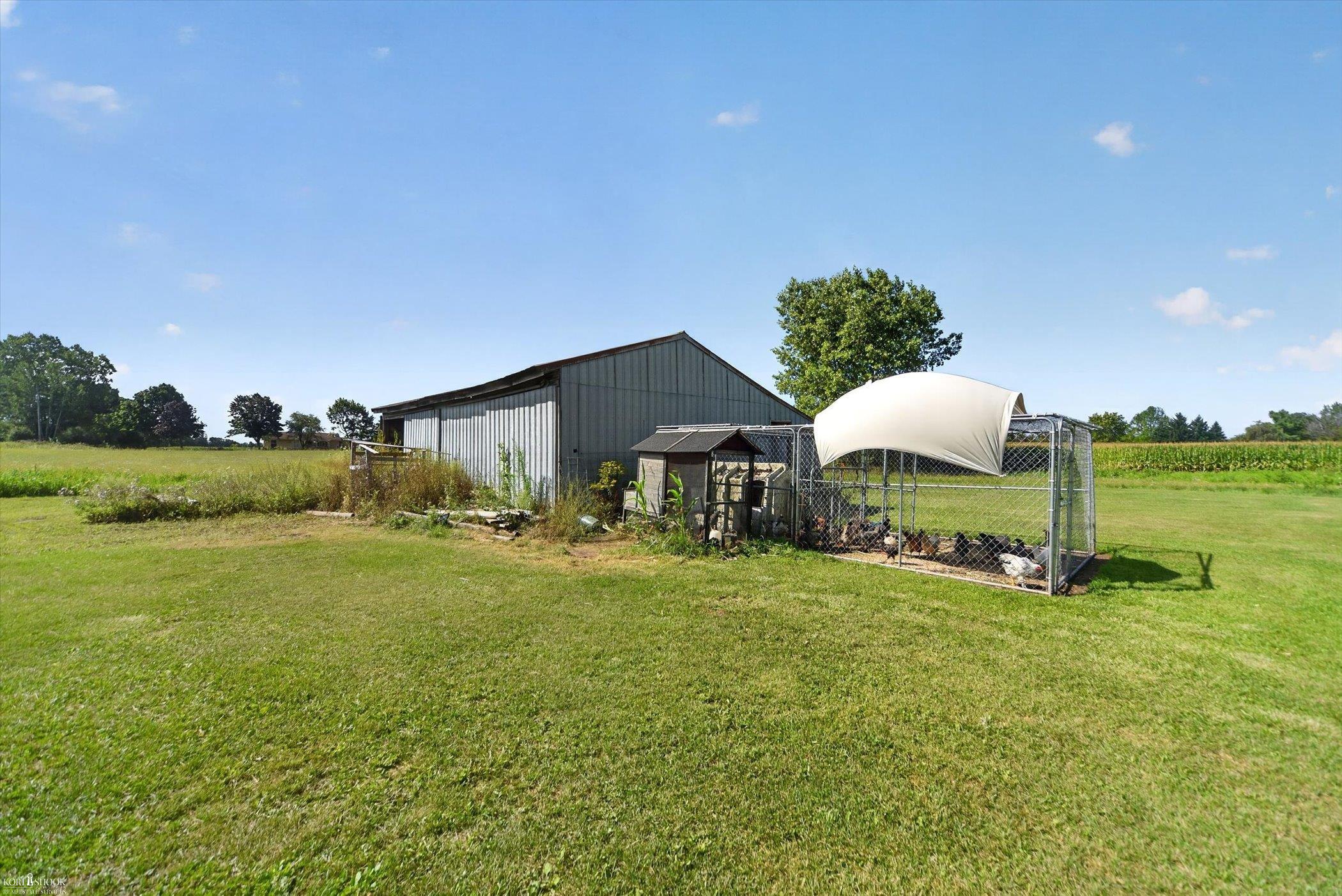 main property photo 23