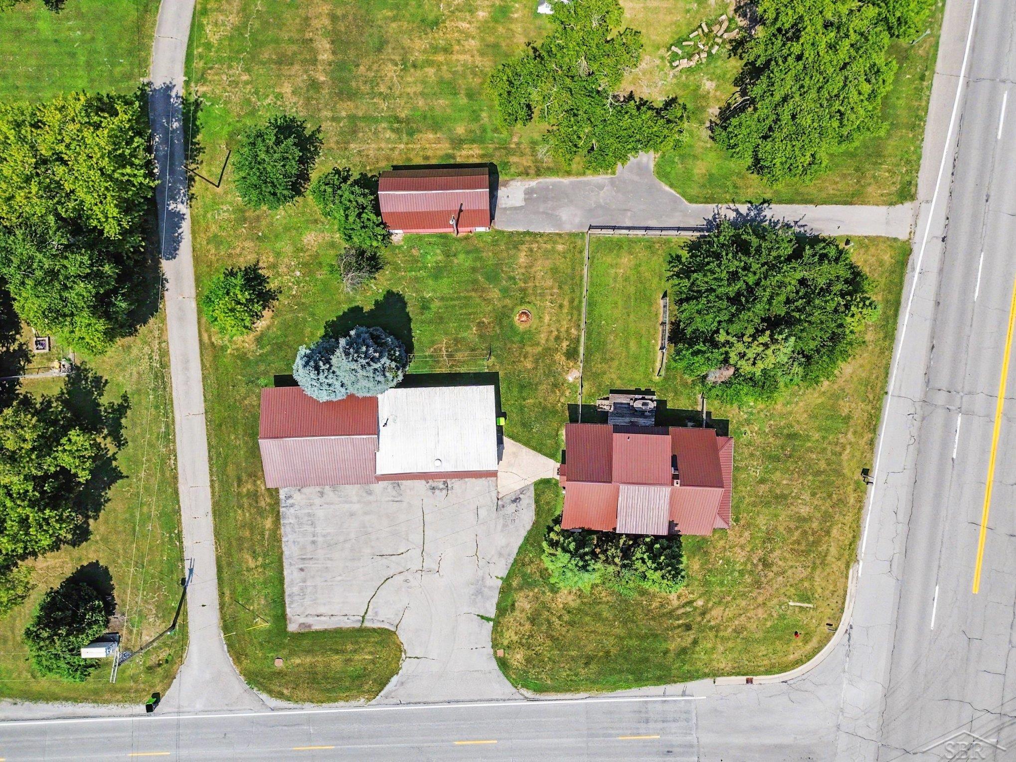 main property photo 9
