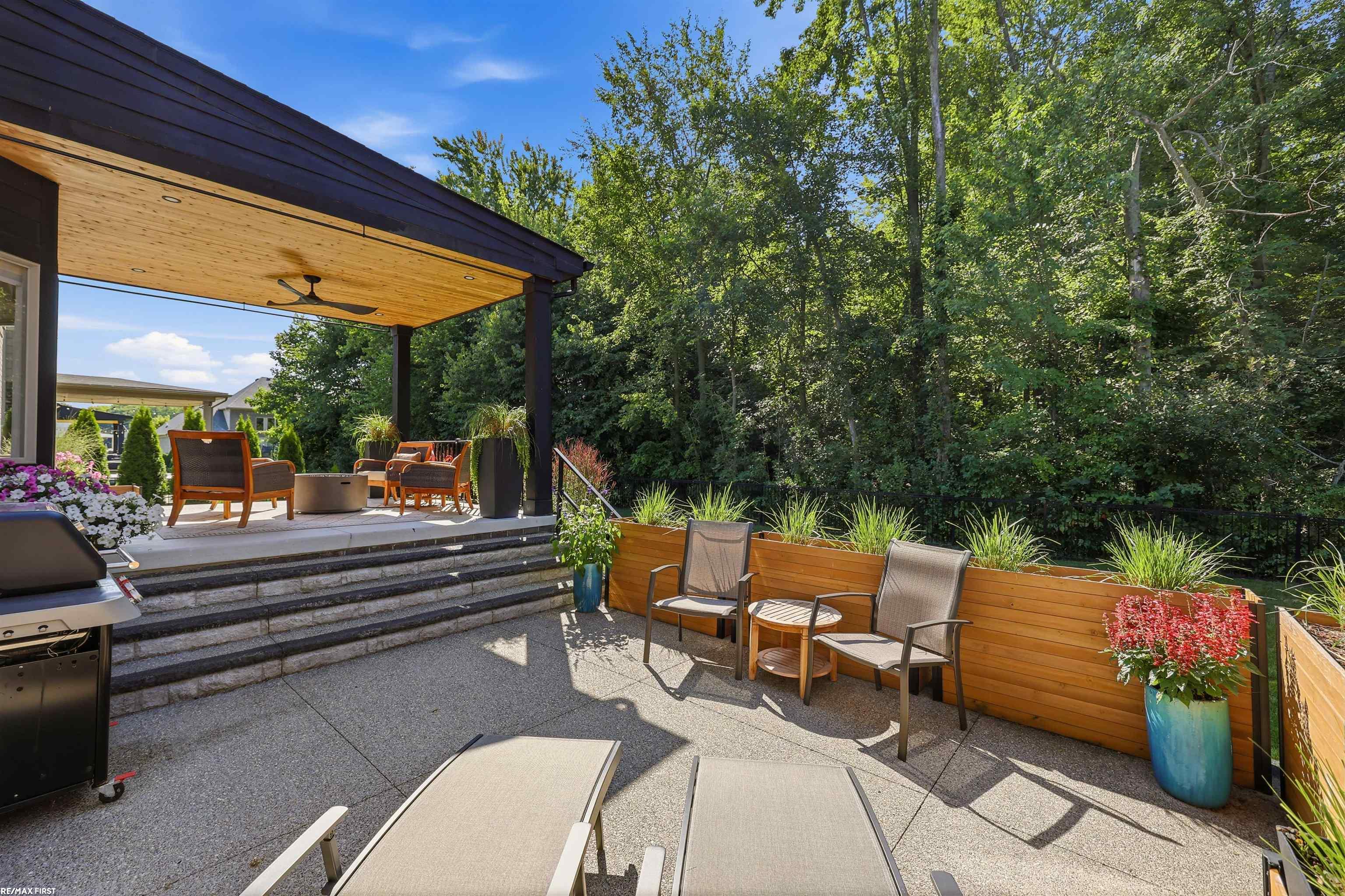 main property photo 59