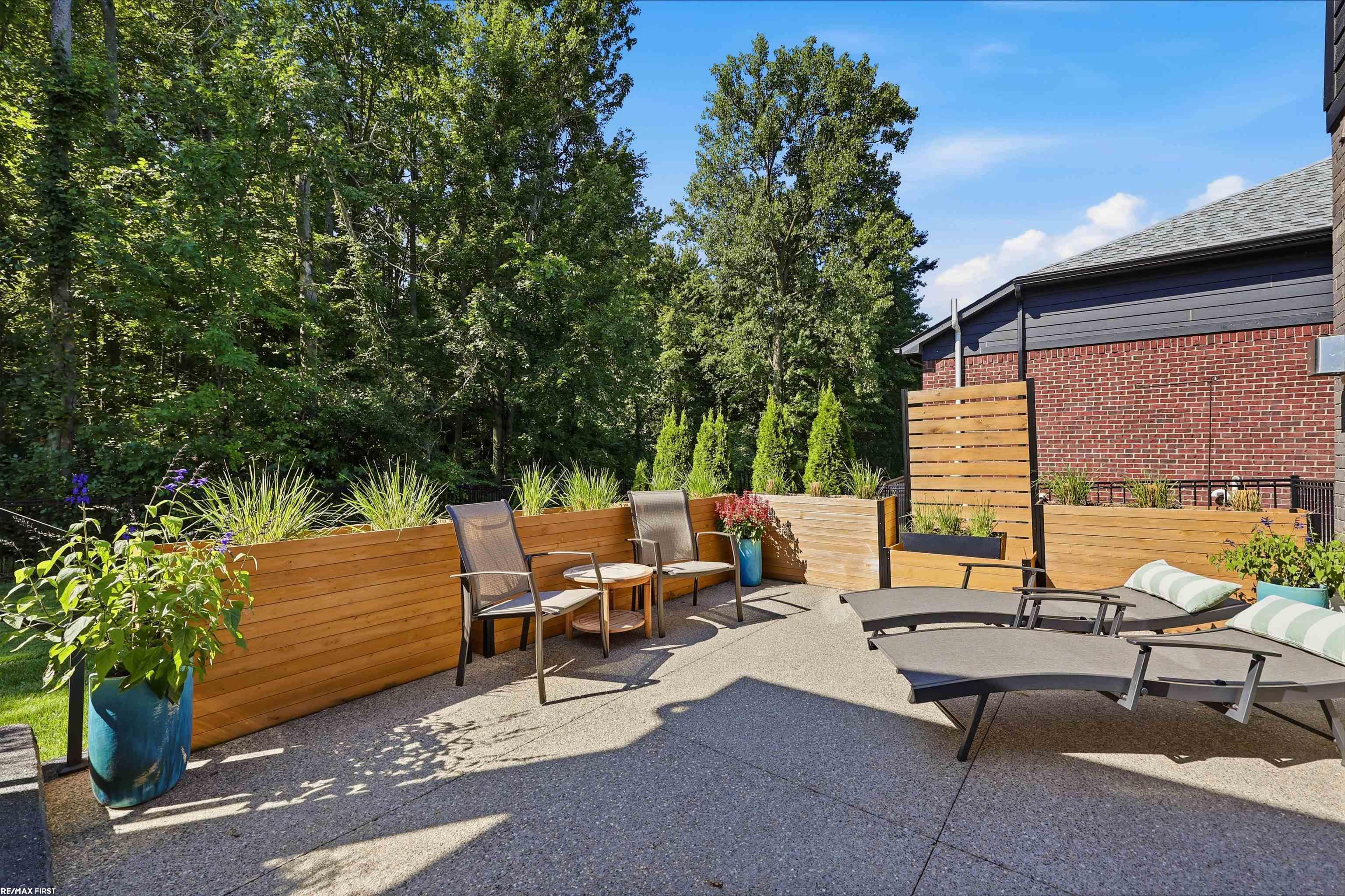 main property photo 60