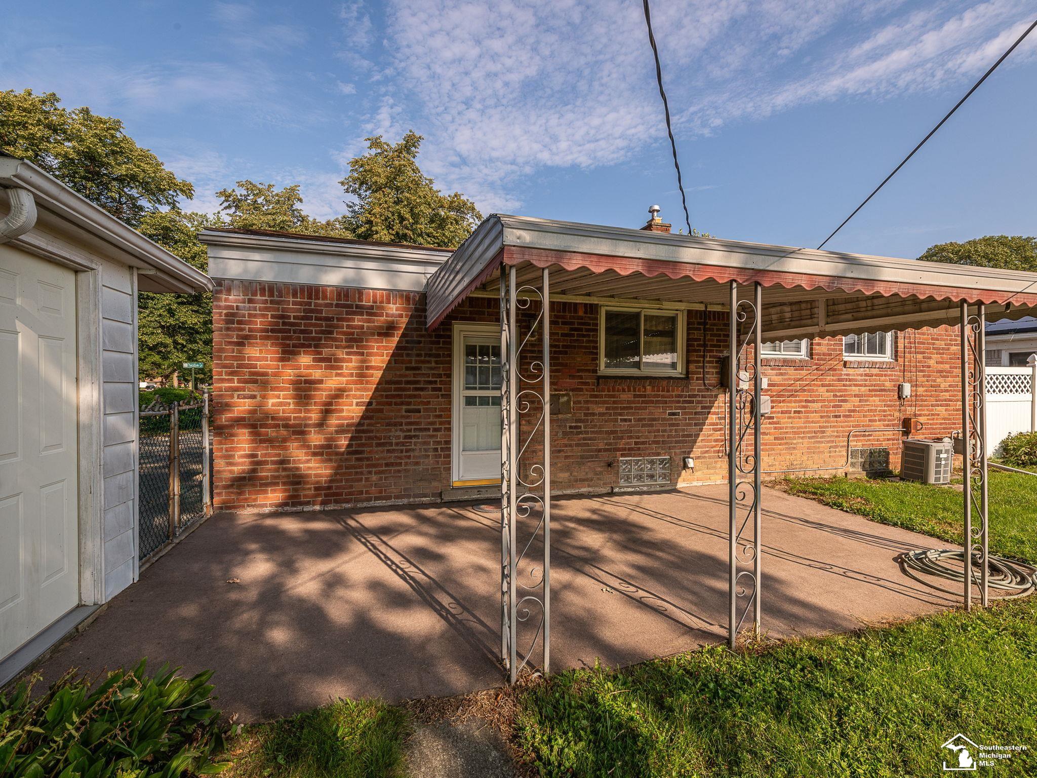 main property photo 31