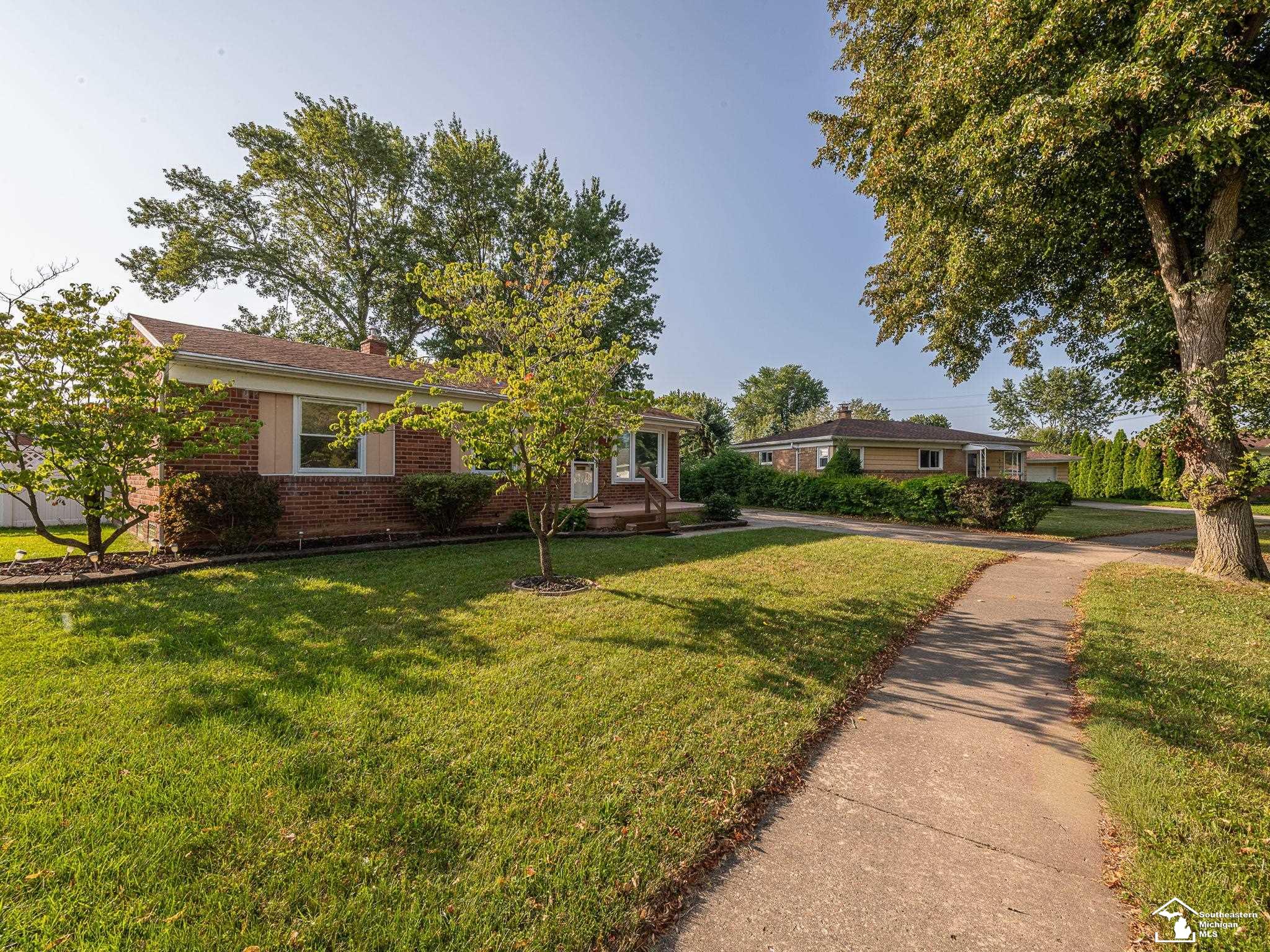 main property photo 37