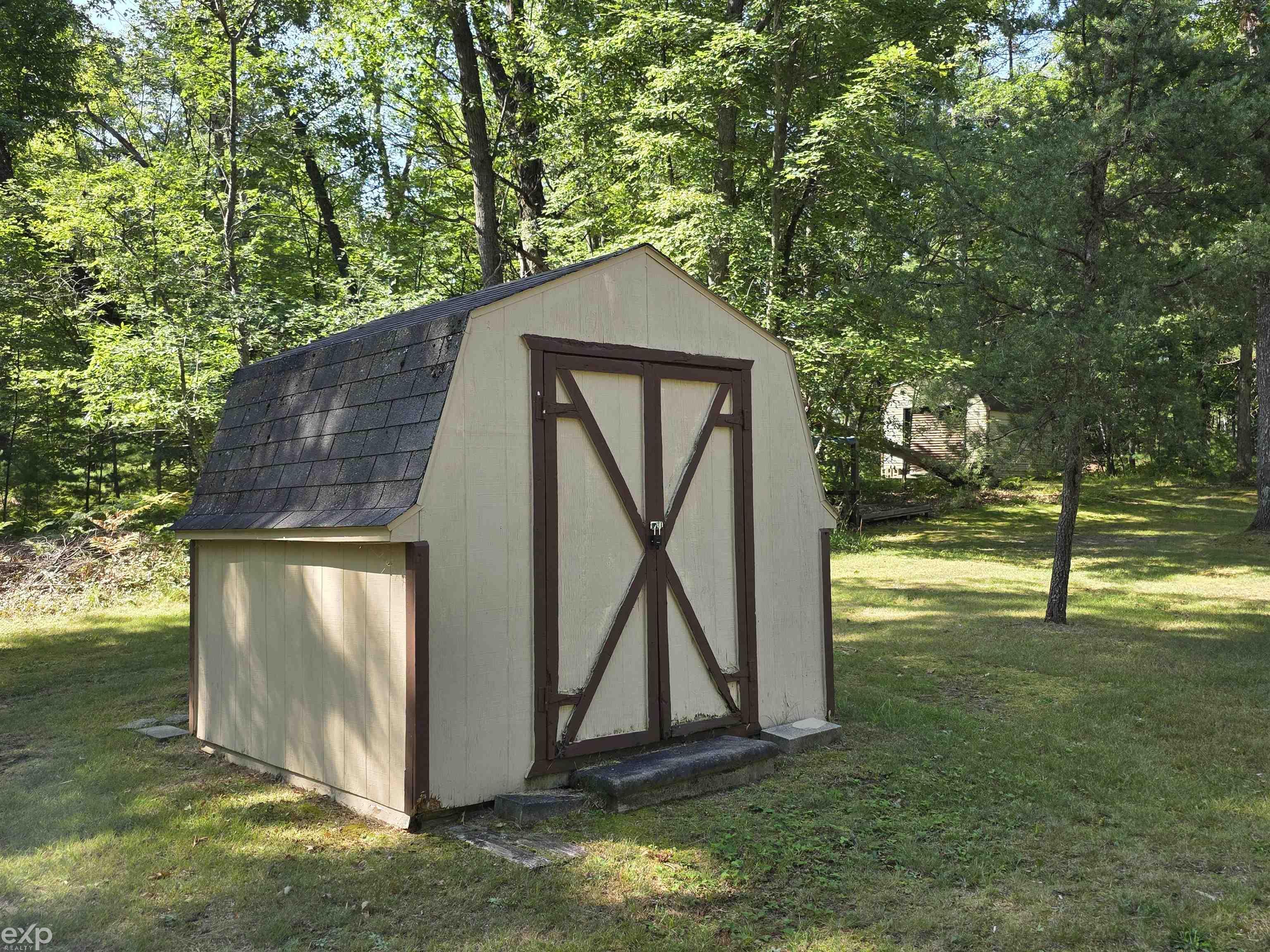 main property photo 25
